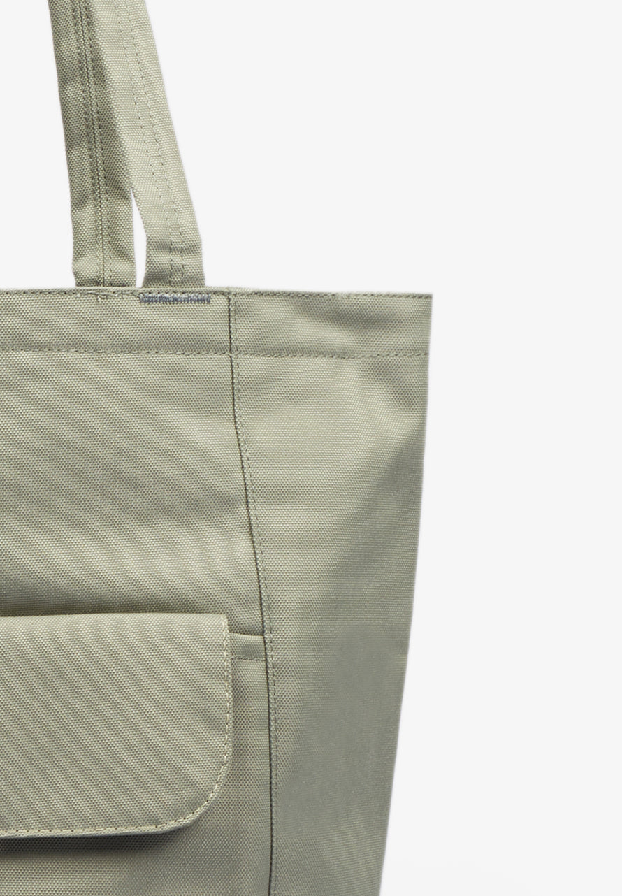 HERSCHEL SUPPLY | TOTE RETREAT