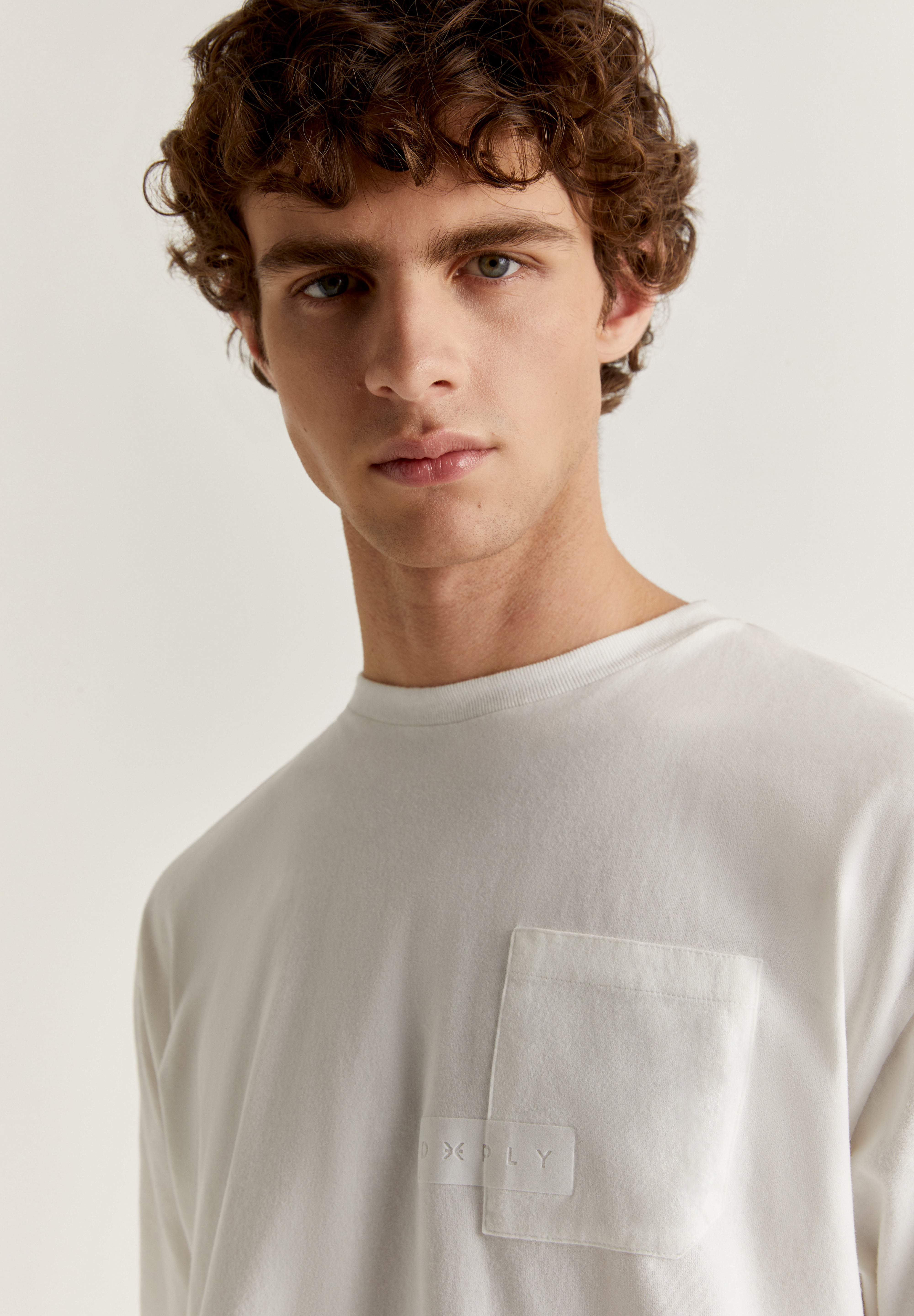 DEEPLY | CAMISETA BOLSILLO LOGO - Scalpers