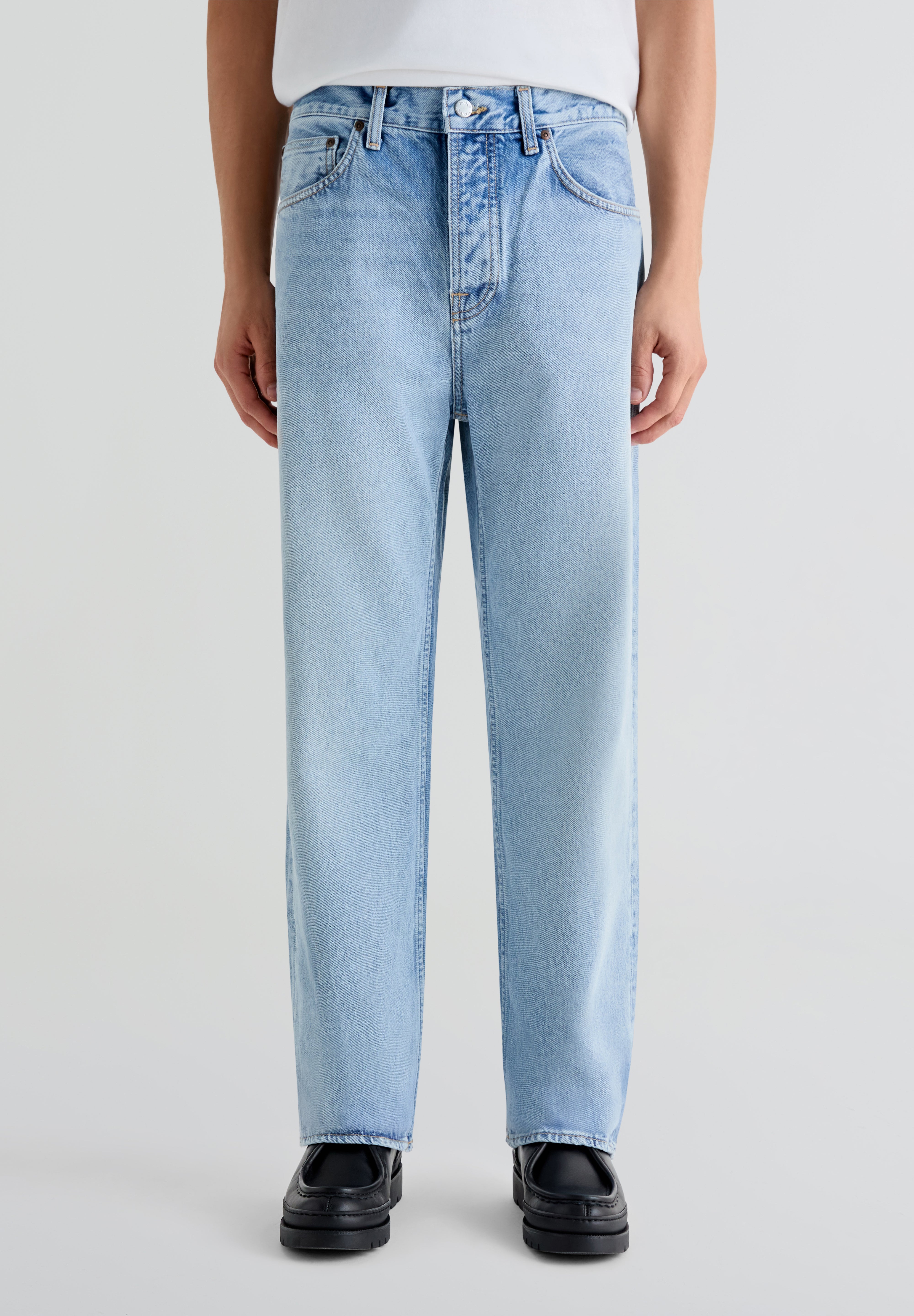 NUDIE JEANS | PANTALÓN TUFF TONY TRAVELLING LIGHT