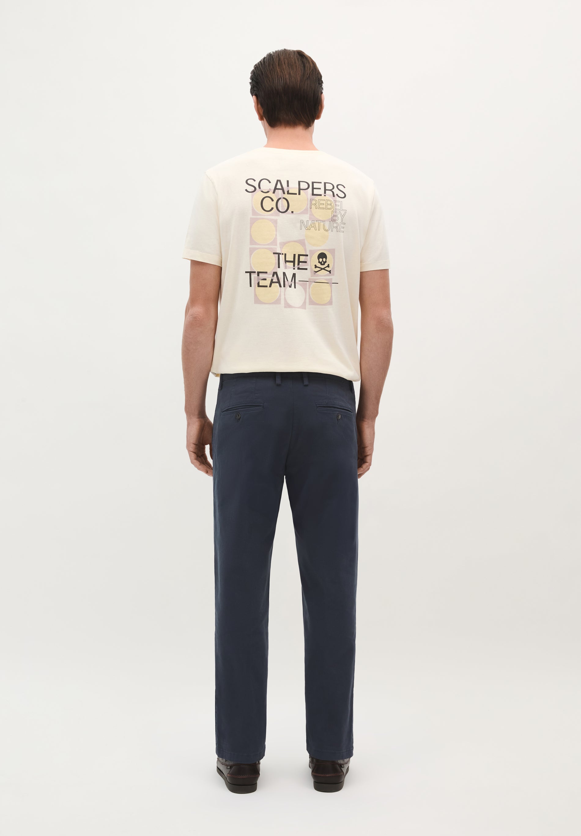 PANTALÓN CHINO PINZAS RELAXED - Scalpers