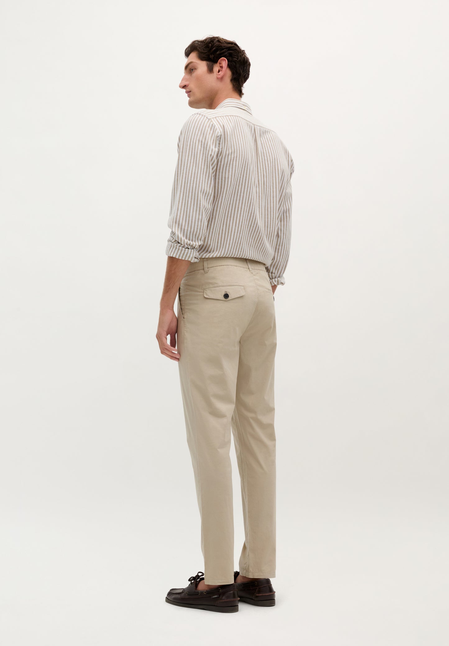 PANTALÓN CHINO PLIEGUES