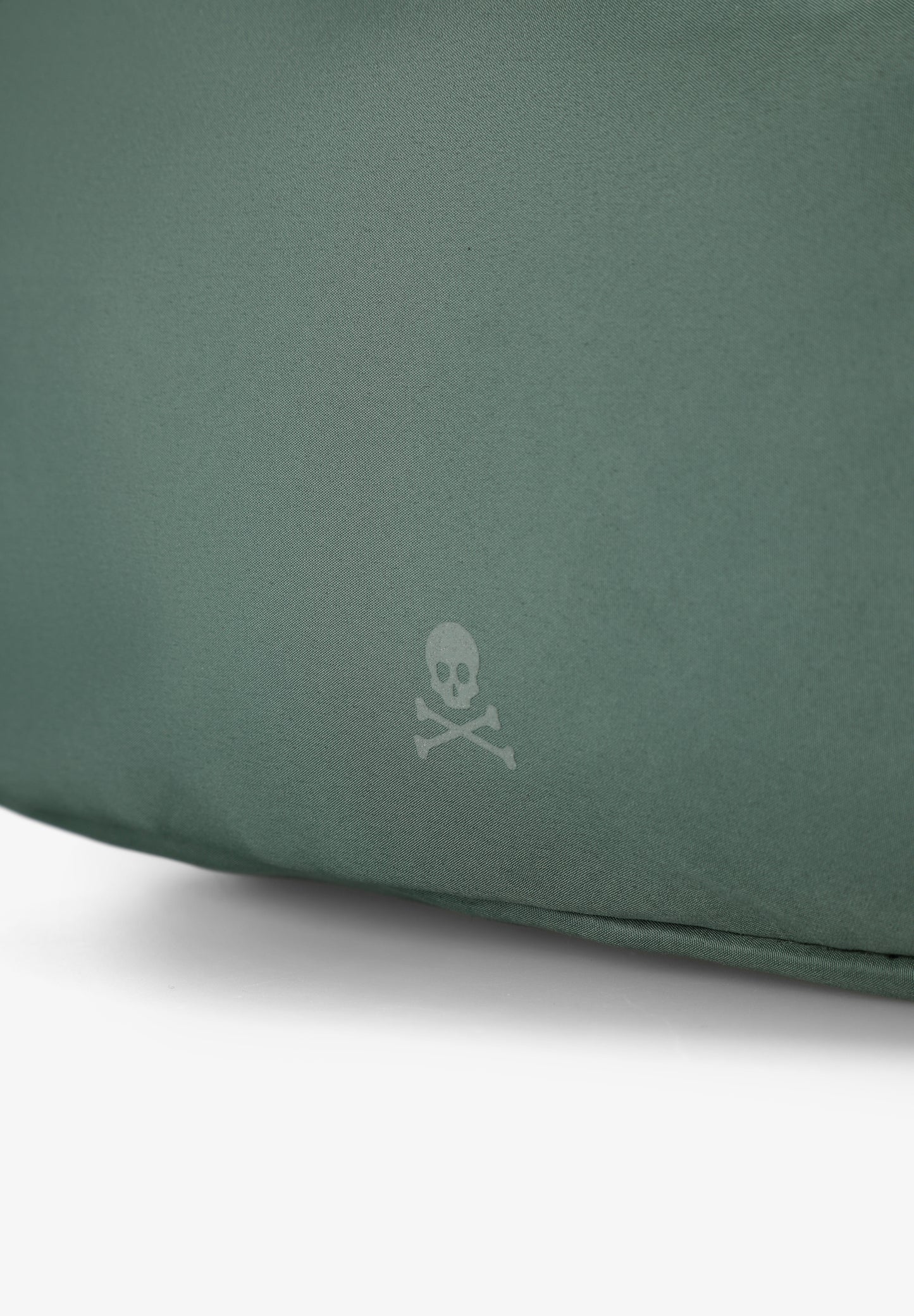 NECESER VIAJE CALAVERA