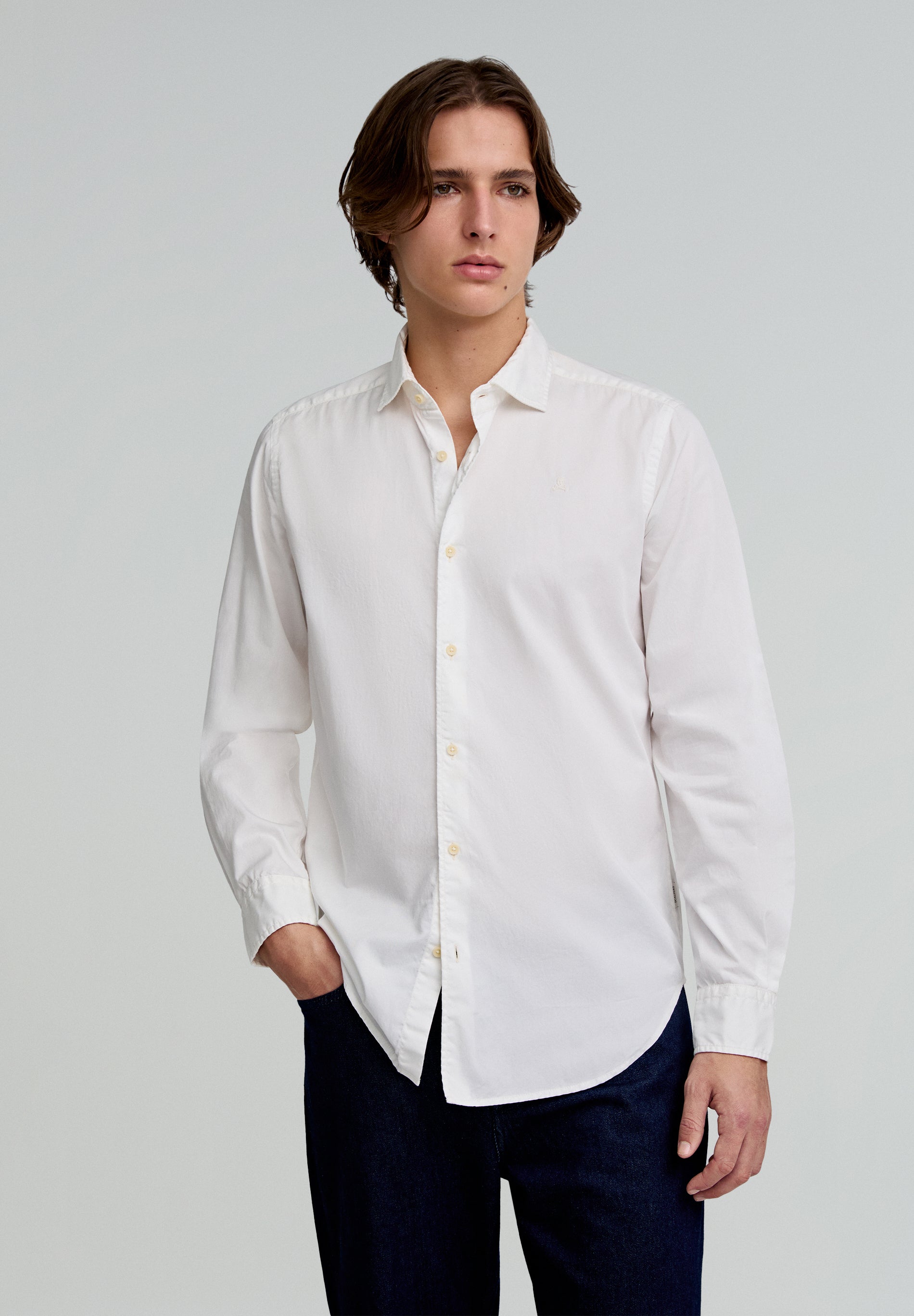 CAMISA CALAVERA BORDADA TONO