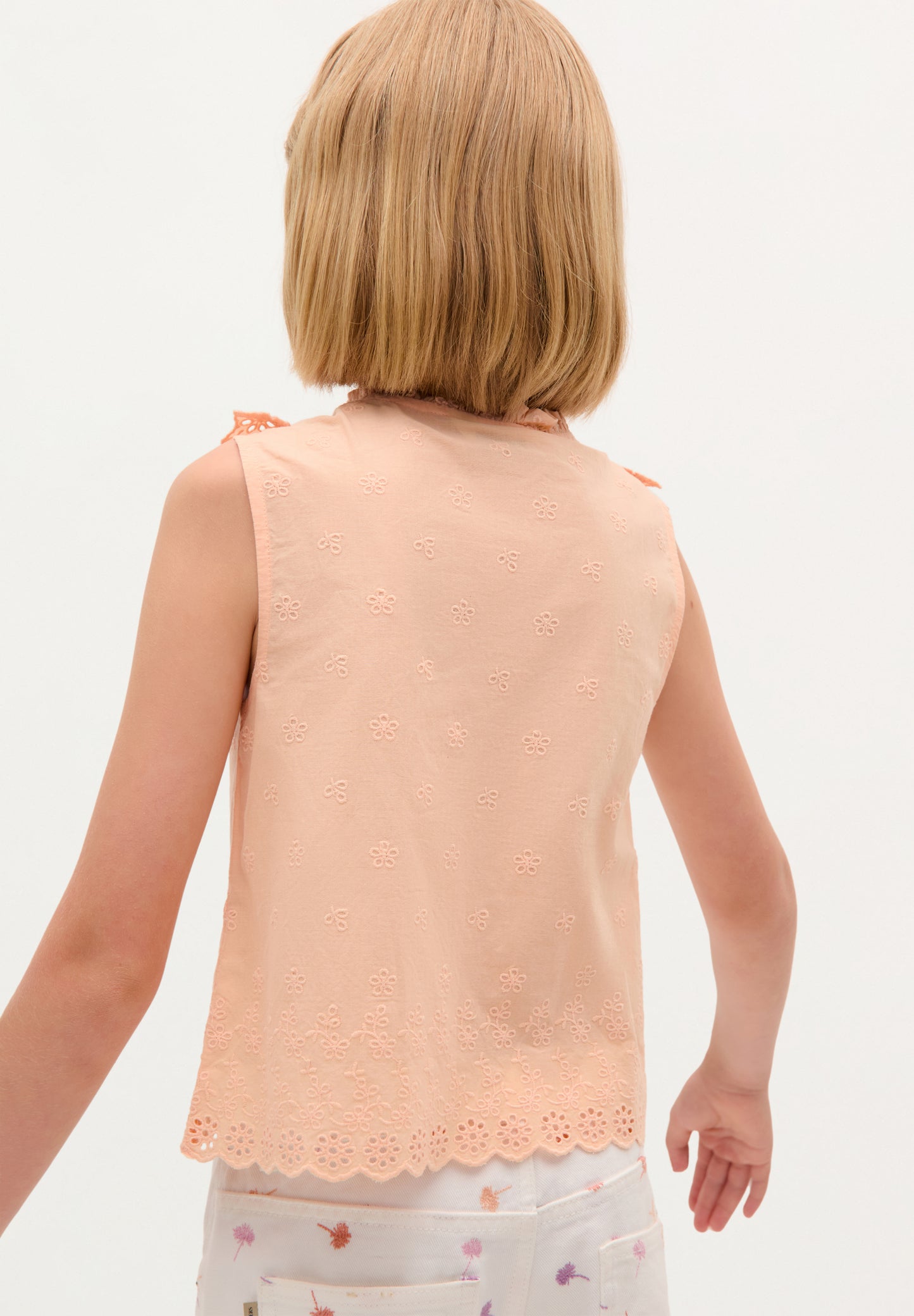 BLUSA DETALLE VOLANTE BORDADO