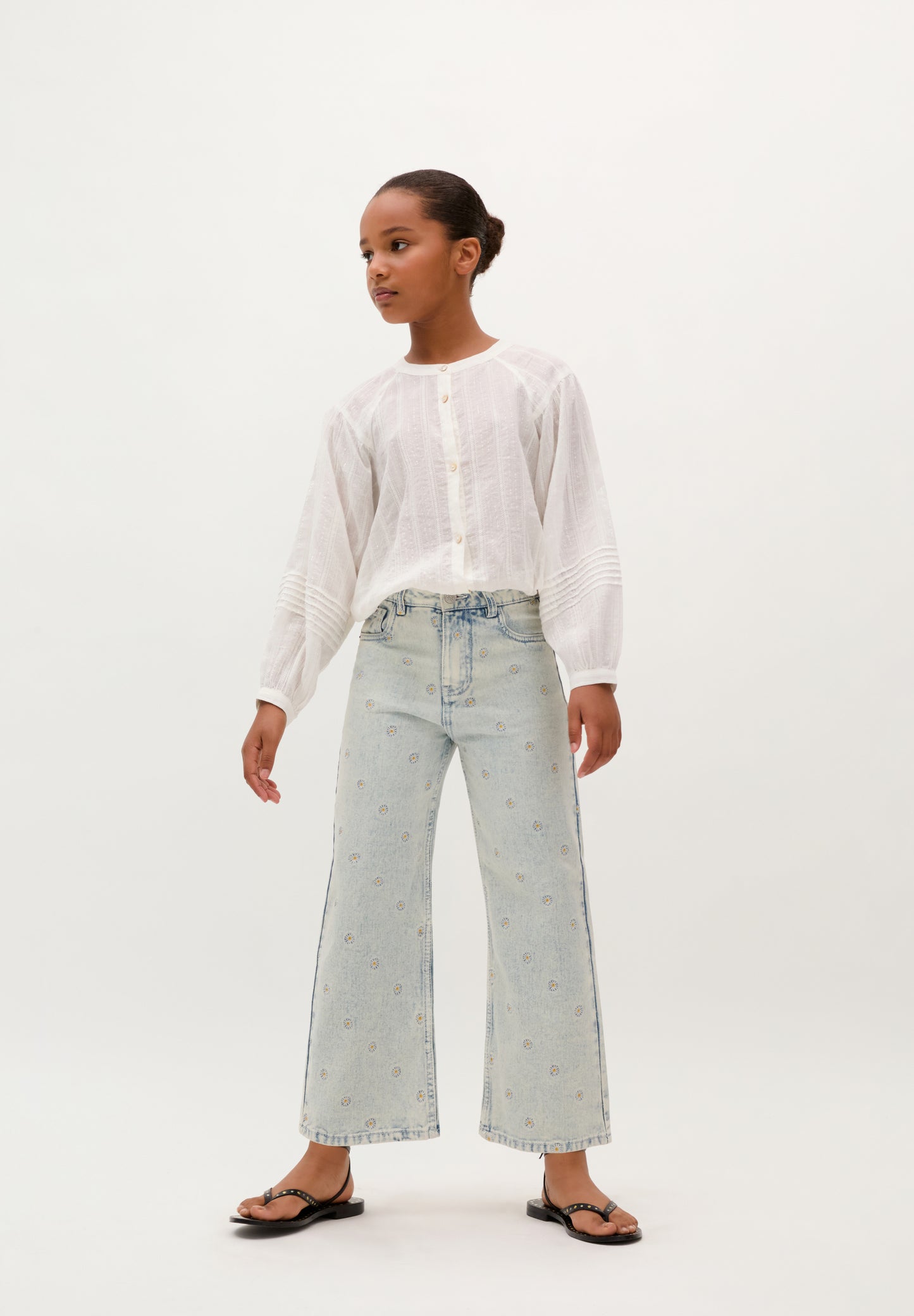 PANTALÓN DENIM BORDADOS SOLES