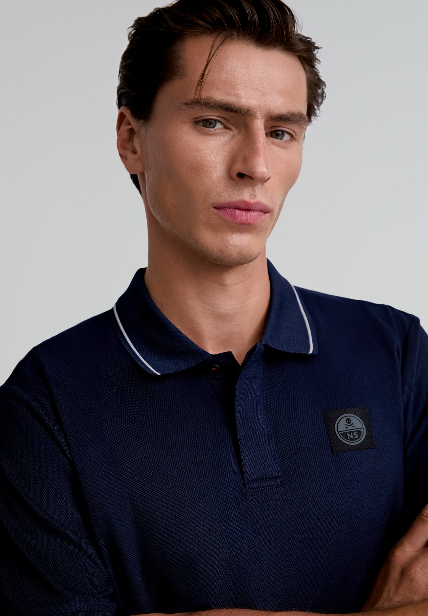 POLO DETALLE RAYA NORTH SAILS X SCALPERS