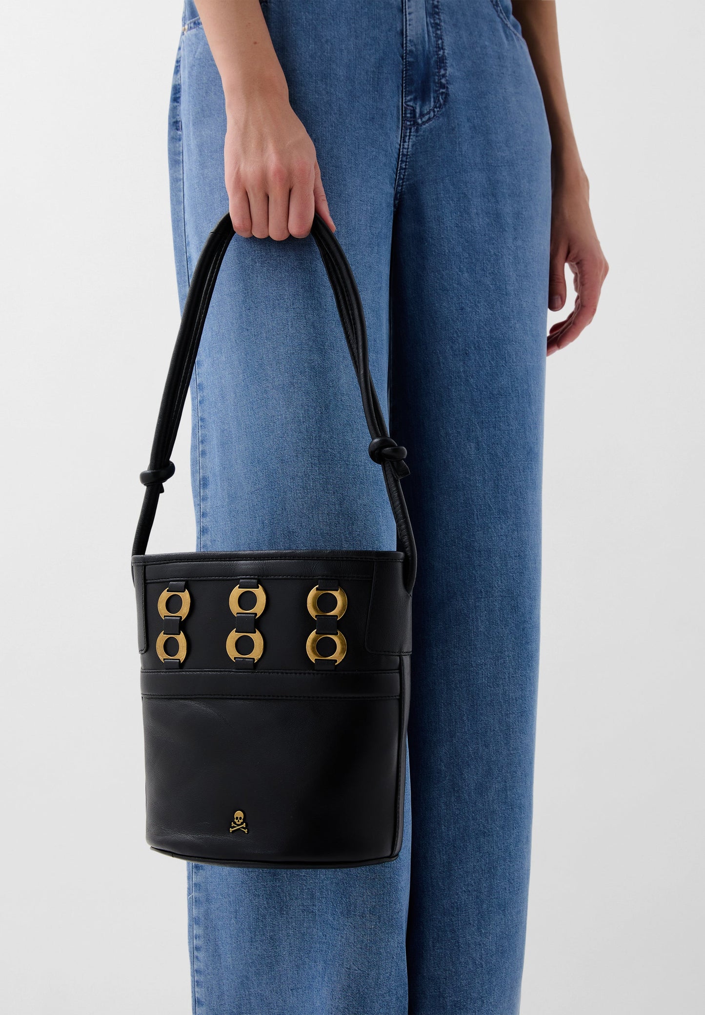BOLSO PIEL CUBO ARANDELAS