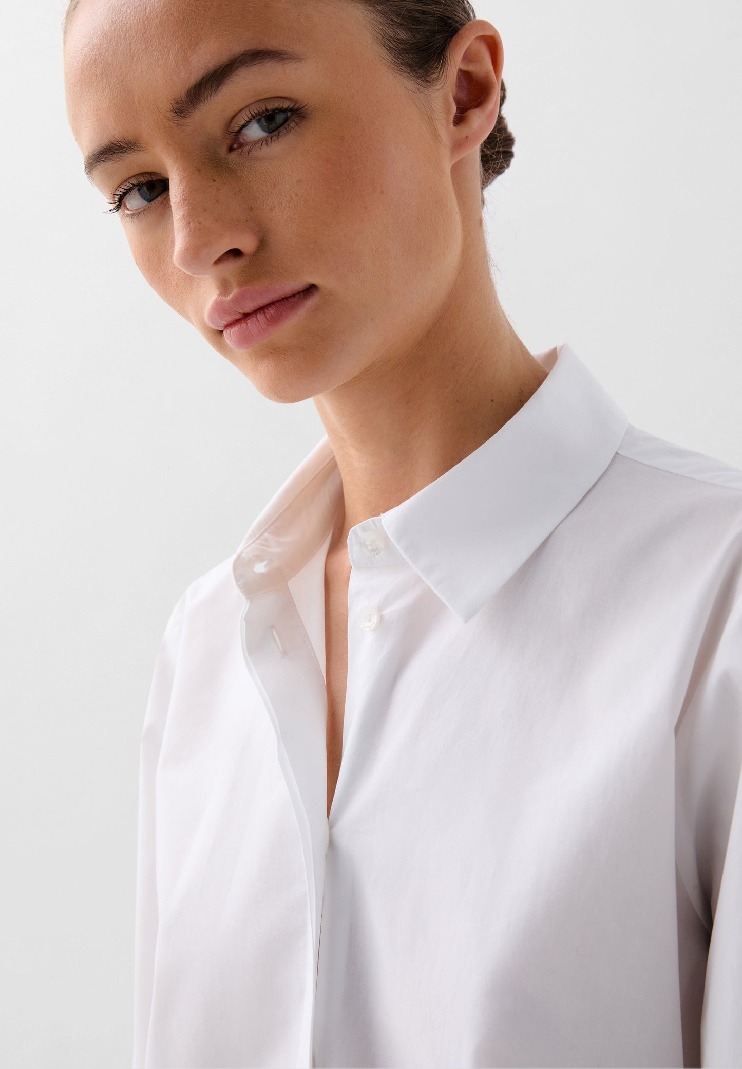 CAMISA DETALLES PLISADOS