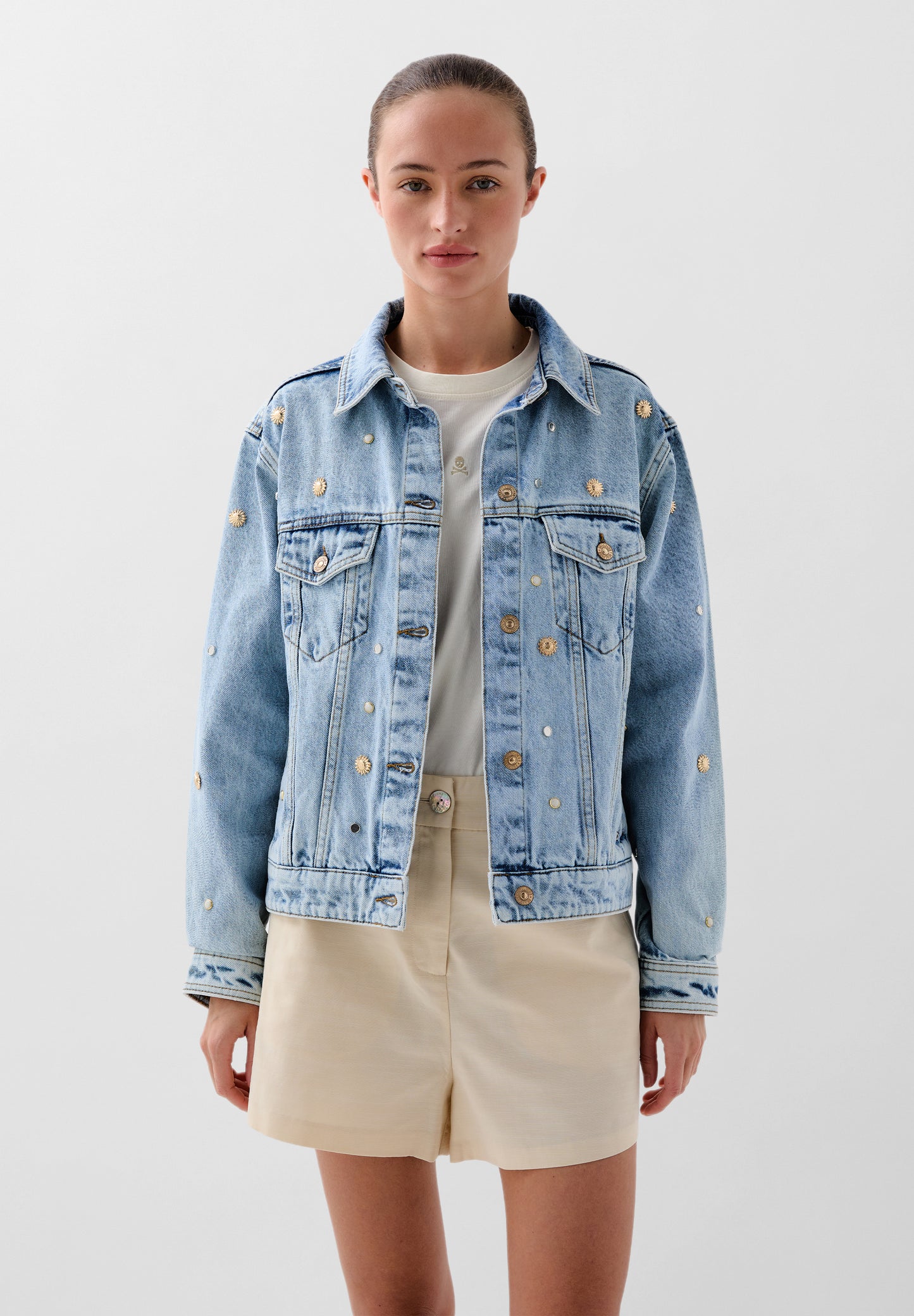 CAZADORA DENIM TACHUELAS