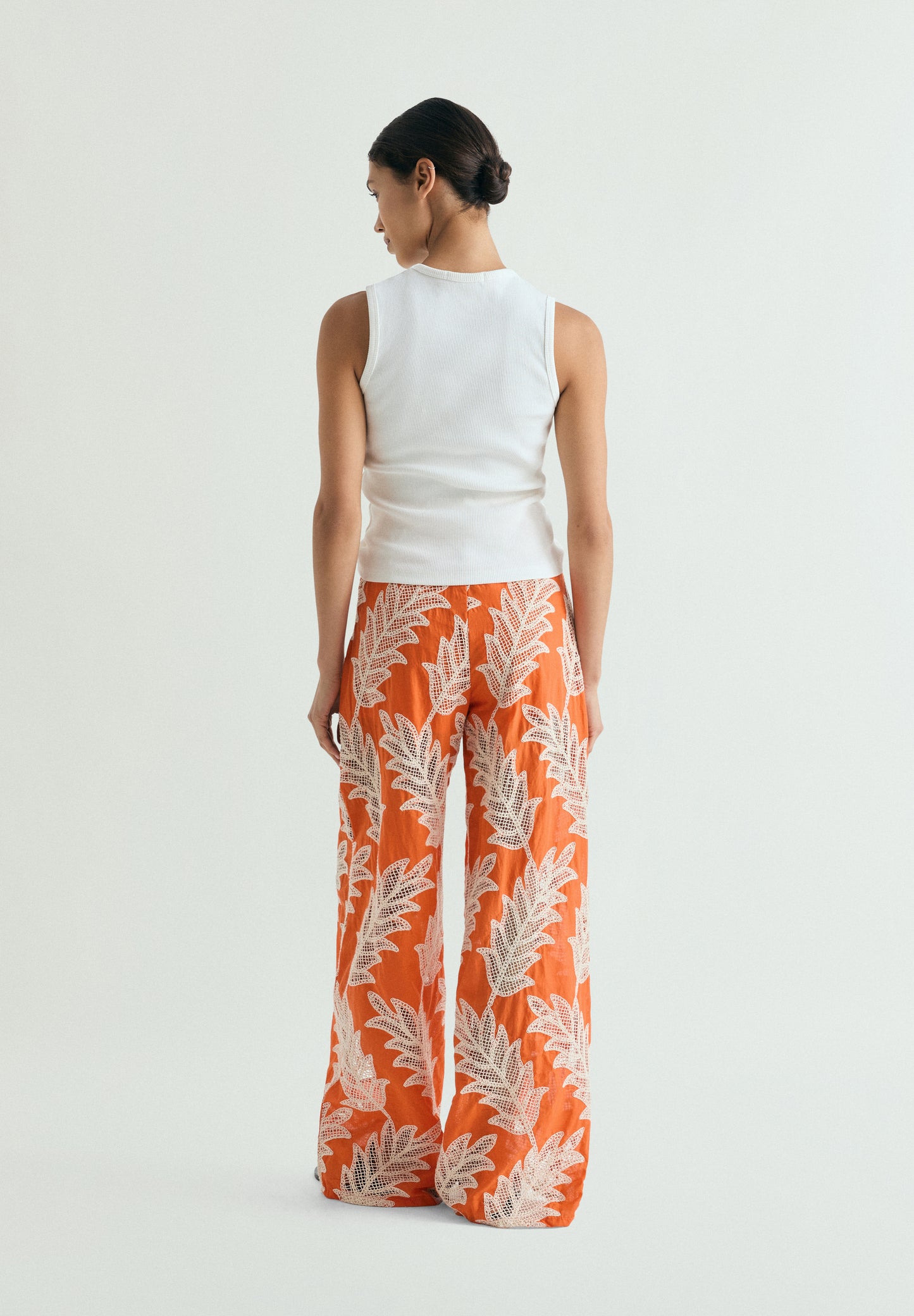 PANTALÓN FLUIDO BORDADOS