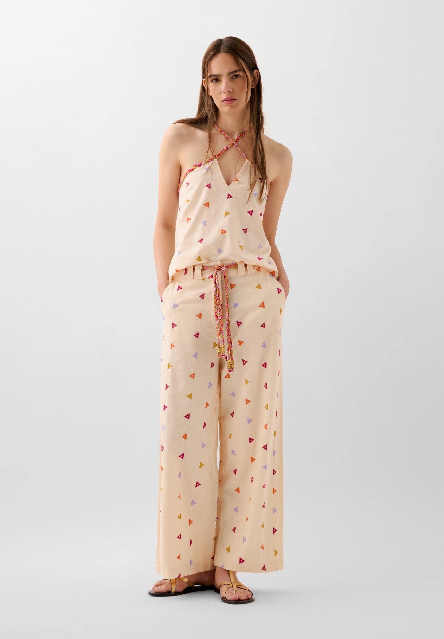 PANTALÓN BORDADOS TRIÁNGULOS