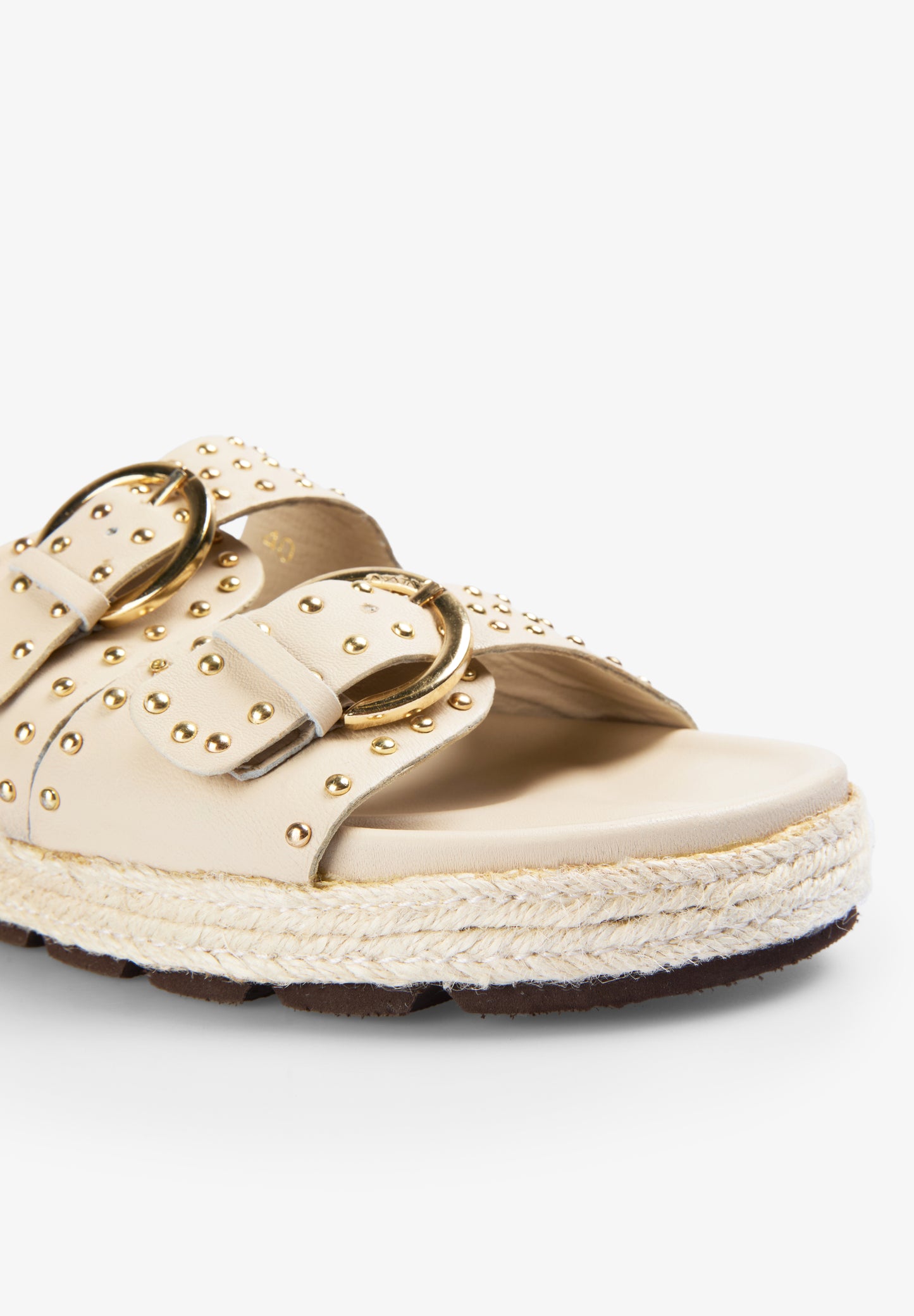 SANDALIA HEBILLAS TACHAS ESPARTO