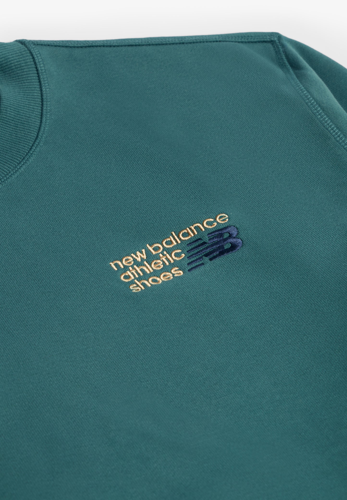 NEW BALANCE | SUDADERA ATHLETICS PREMIUM LOGO CREW