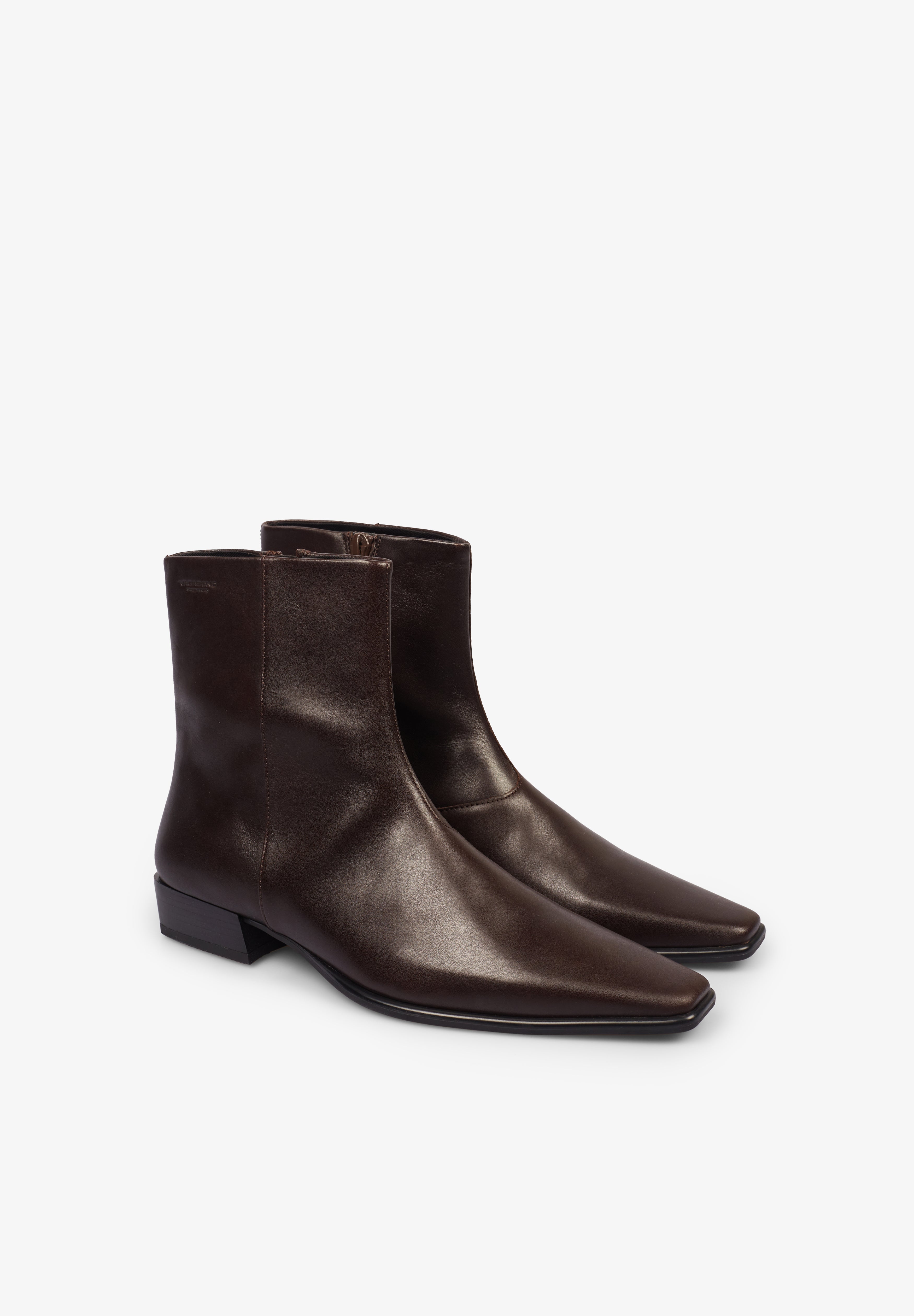 VAGABOND | BOTAS NELLA