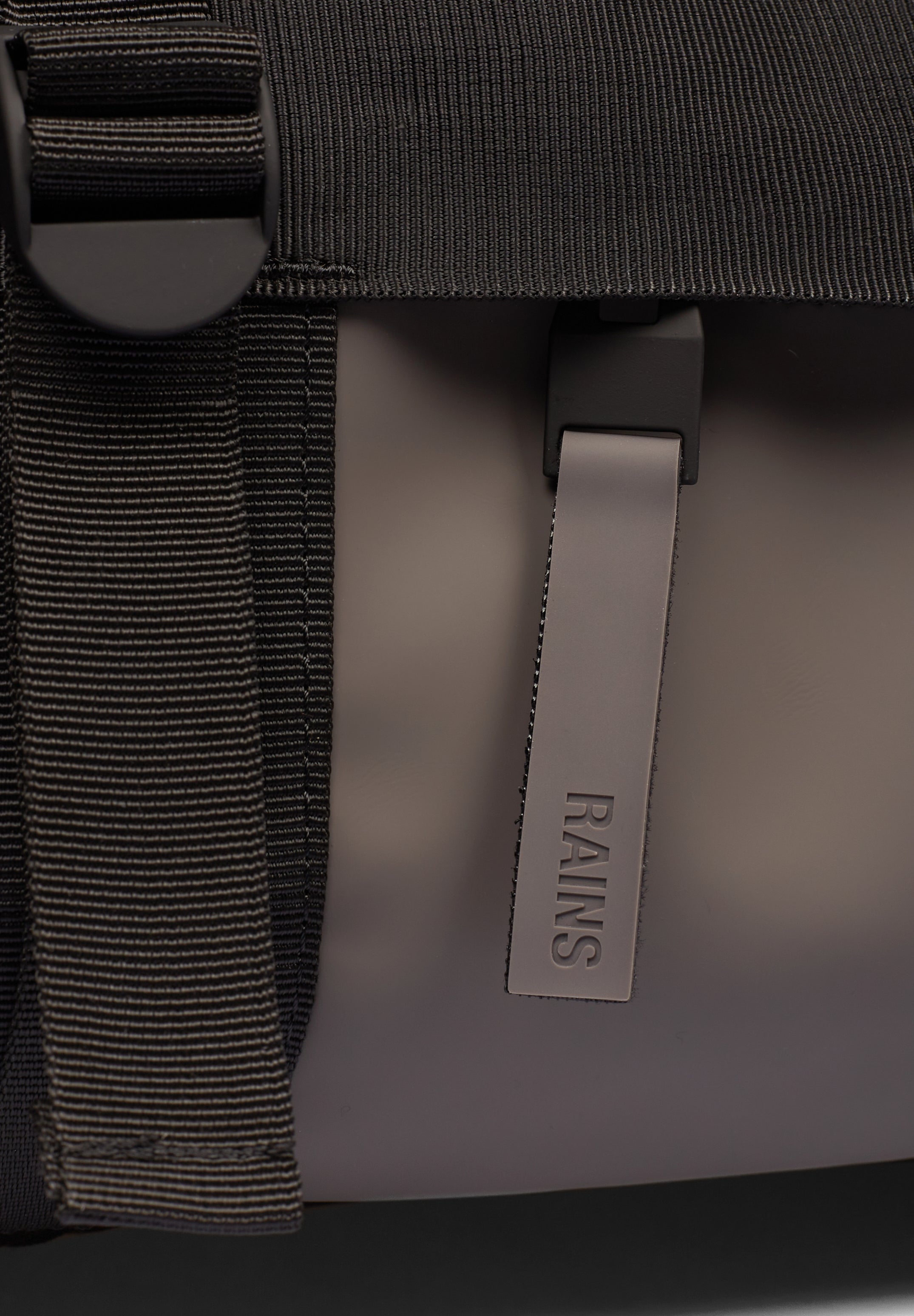 RAINS | MOCHILA TEXEL DUFFEL SMALL W3 - Scalpers