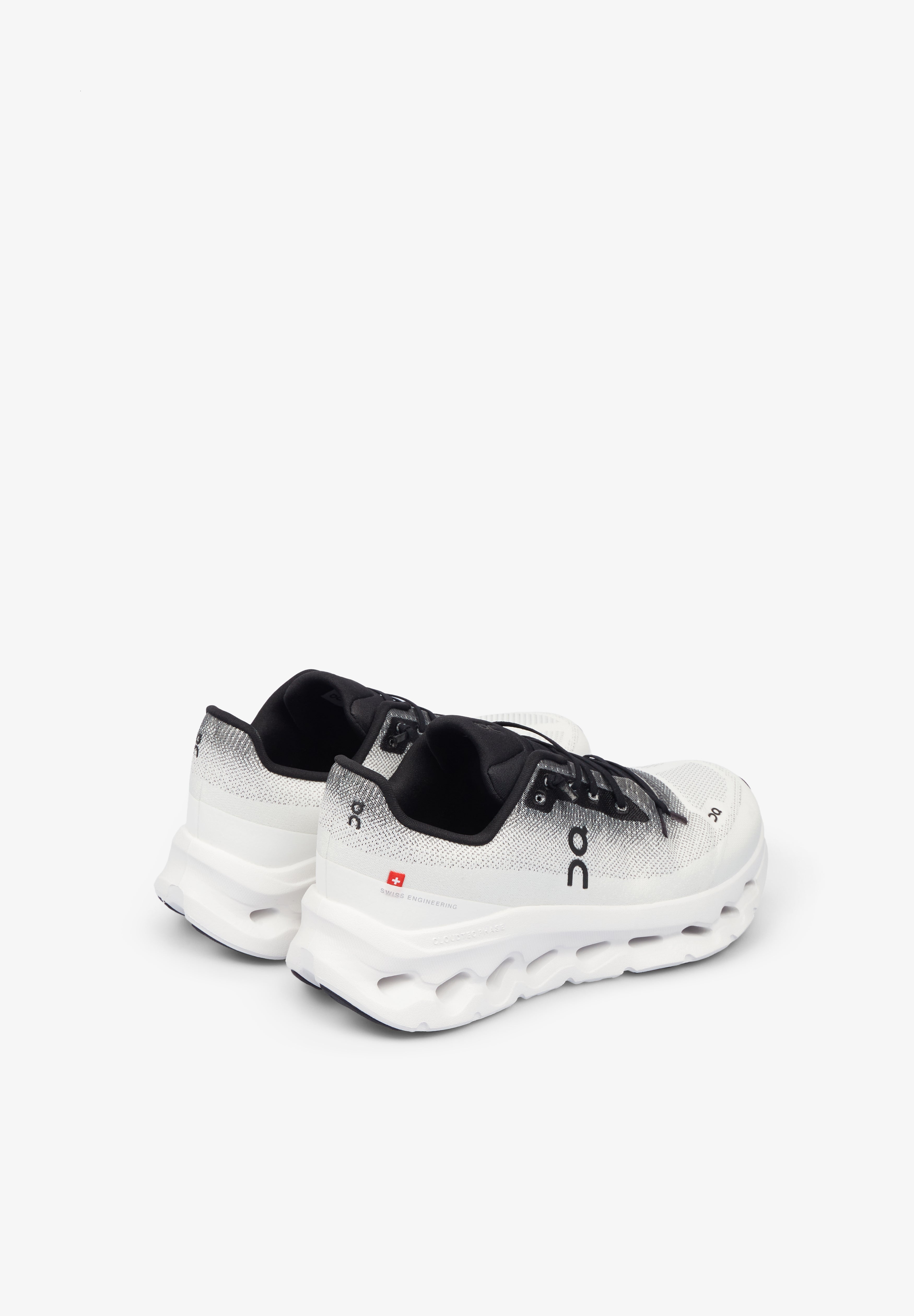 ON | SNEAKERS CLOUDTILT MUJER - Scalpers