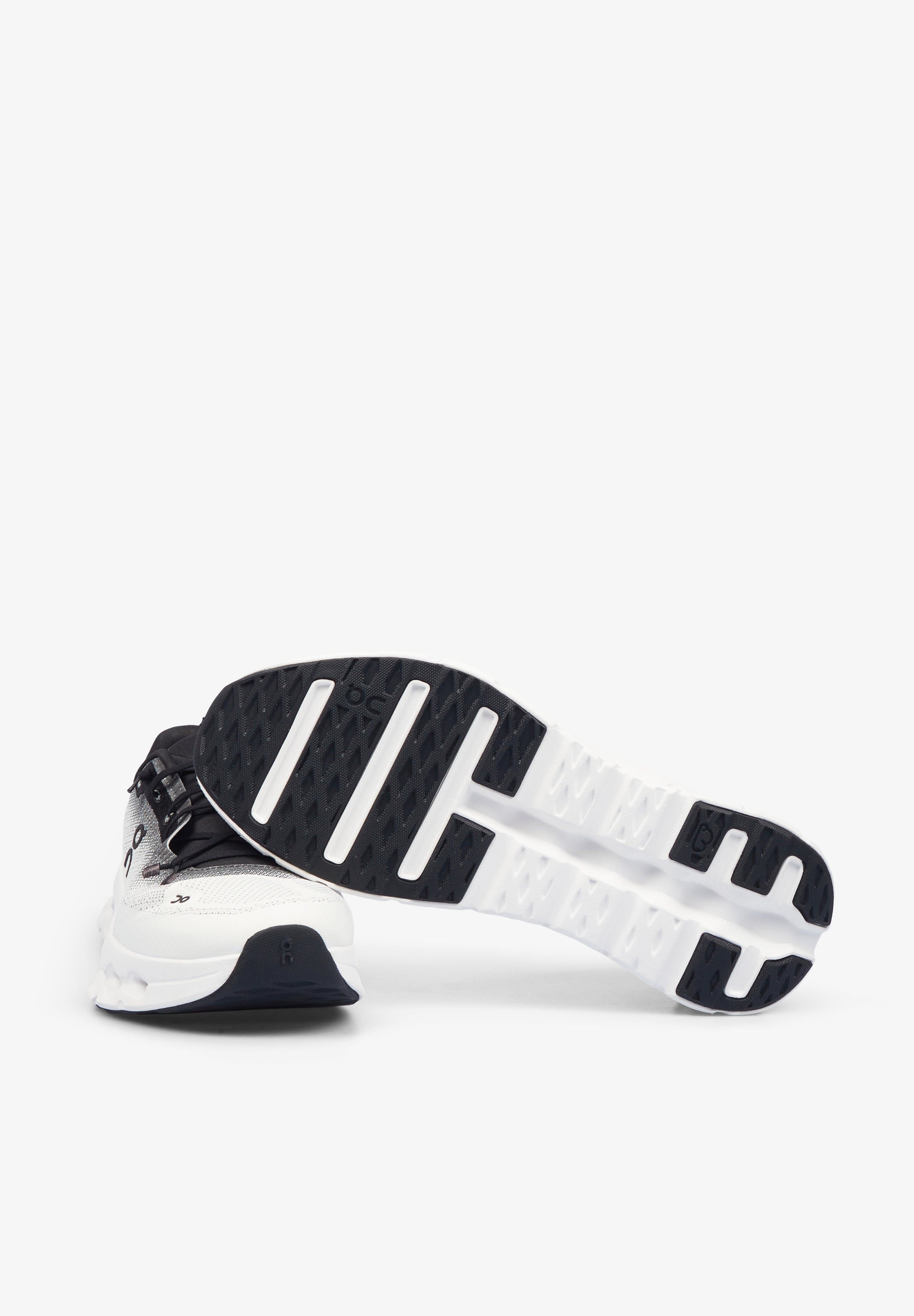 ON | SNEAKERS CLOUDTILT MUJER - Scalpers
