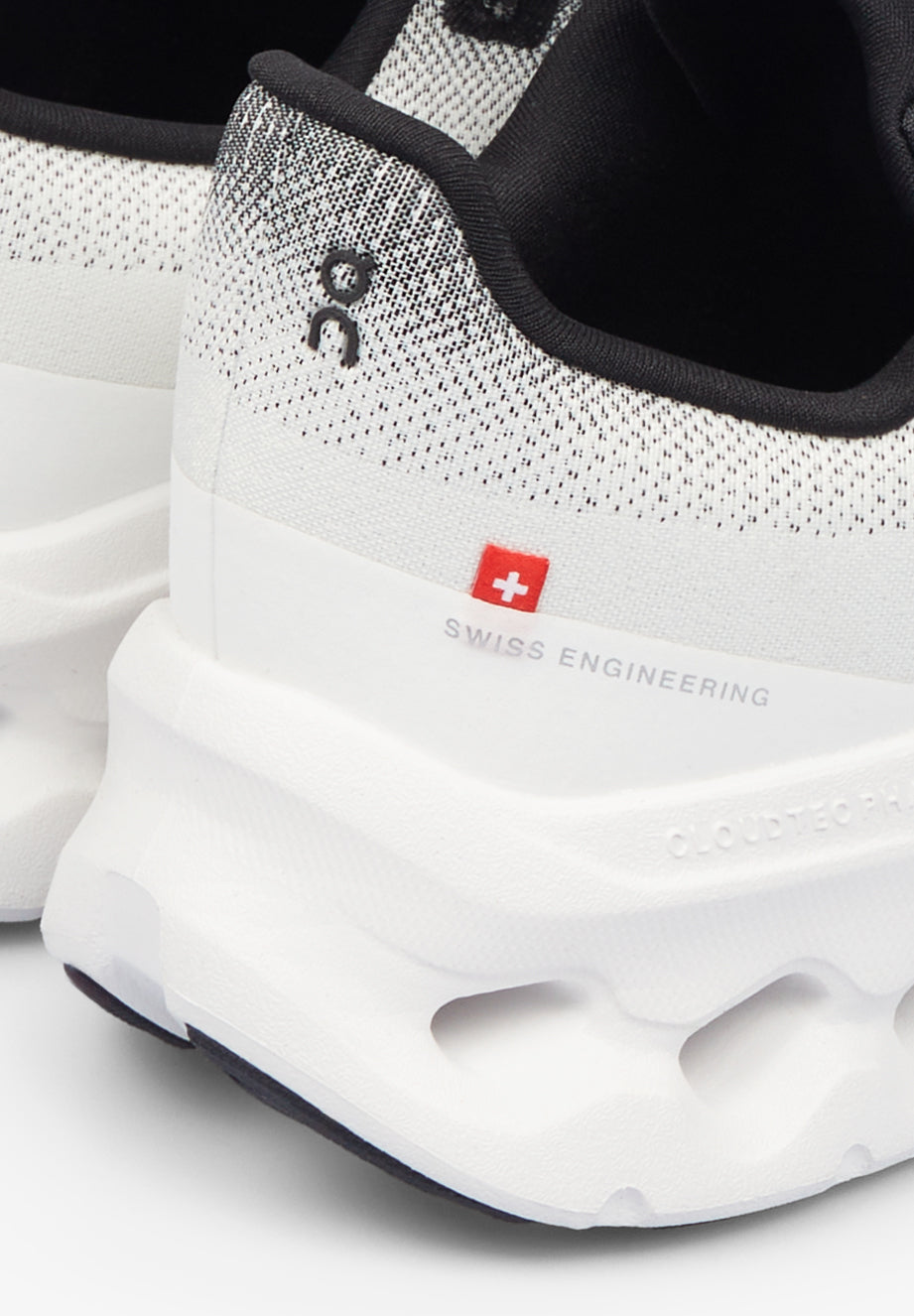 ON | SNEAKERS CLOUDTILT MUJER - Scalpers