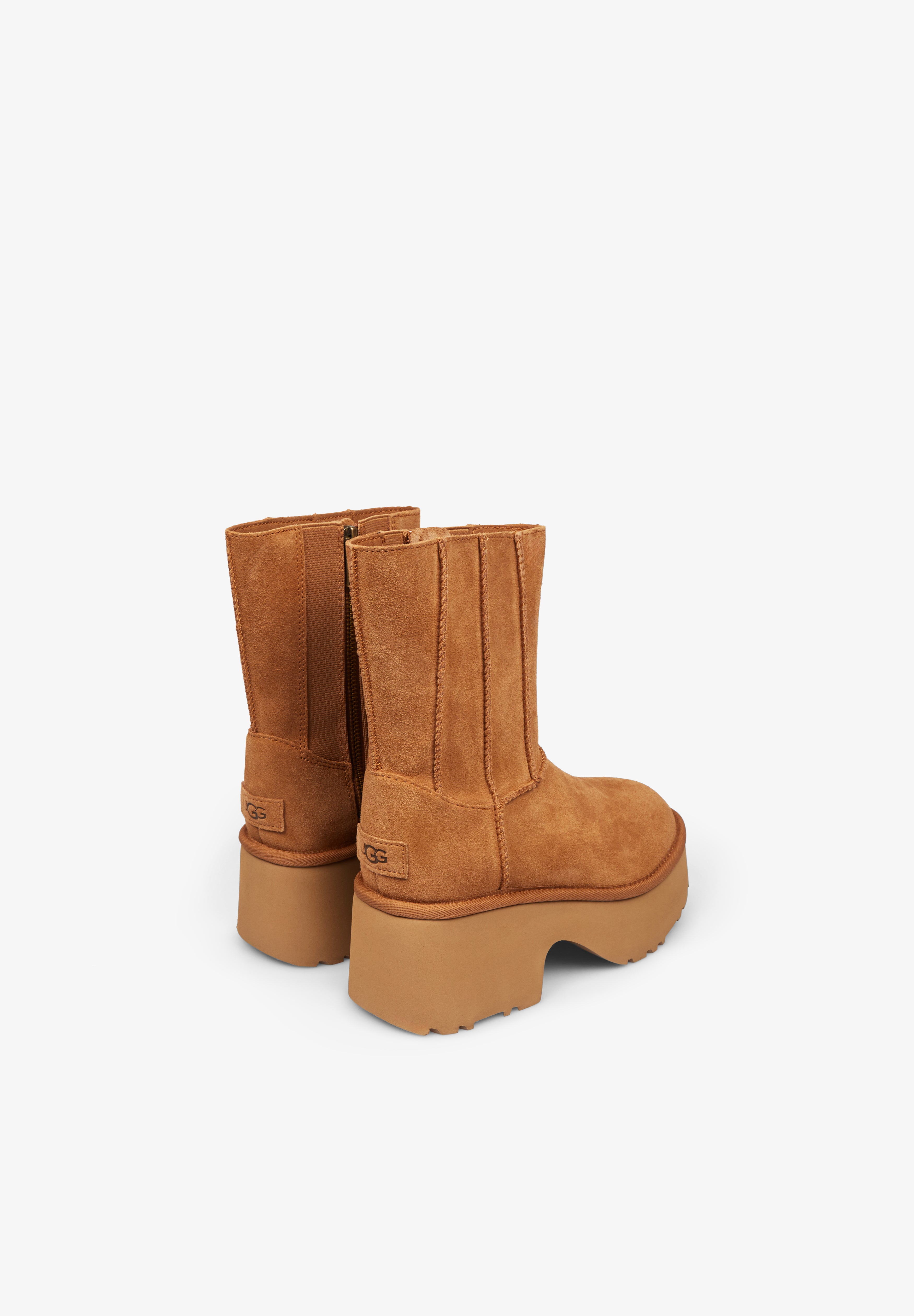 UGG | W CLASSIC TWIN SEAM NEW HEIGHTS - Scalpers