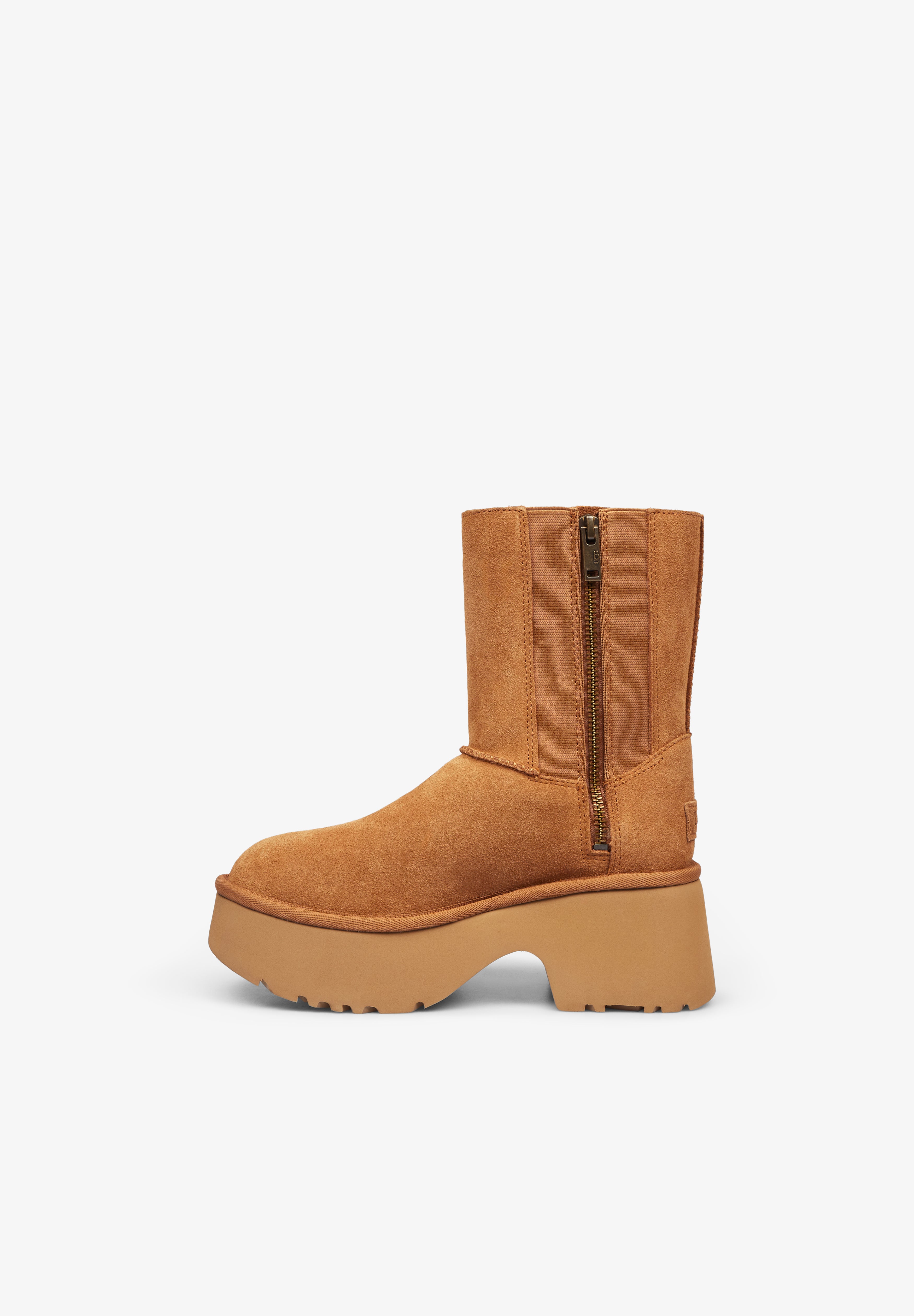 UGG | W CLASSIC TWIN SEAM NEW HEIGHTS - Scalpers