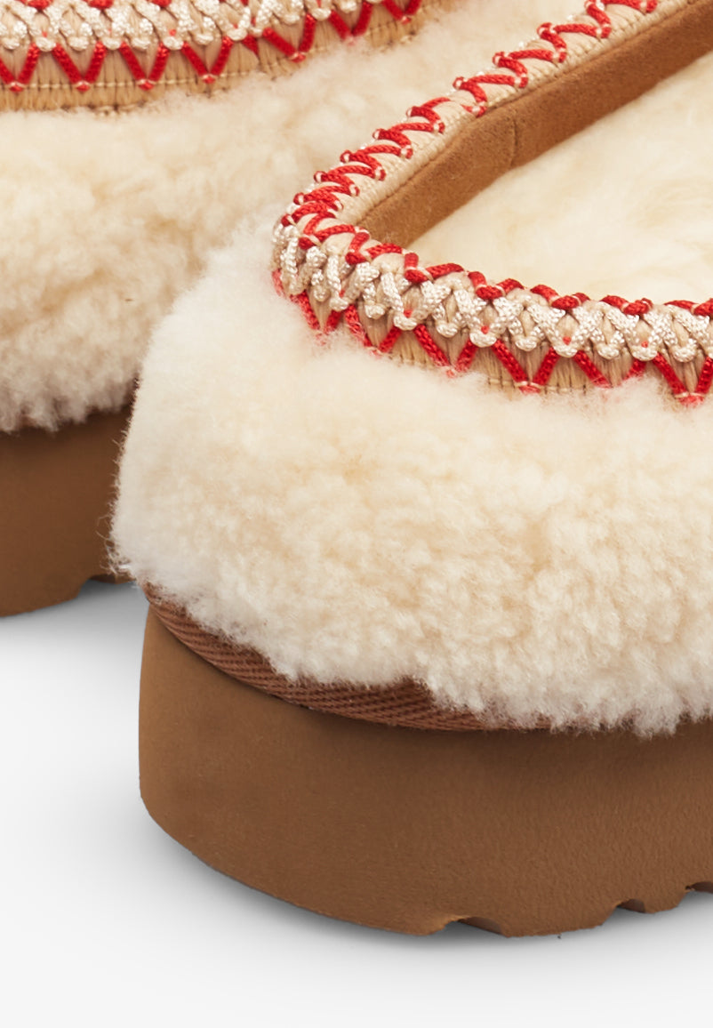 UGG | ZAPATILLAS TASMAN MAXI CURLY MUJER - Scalpers