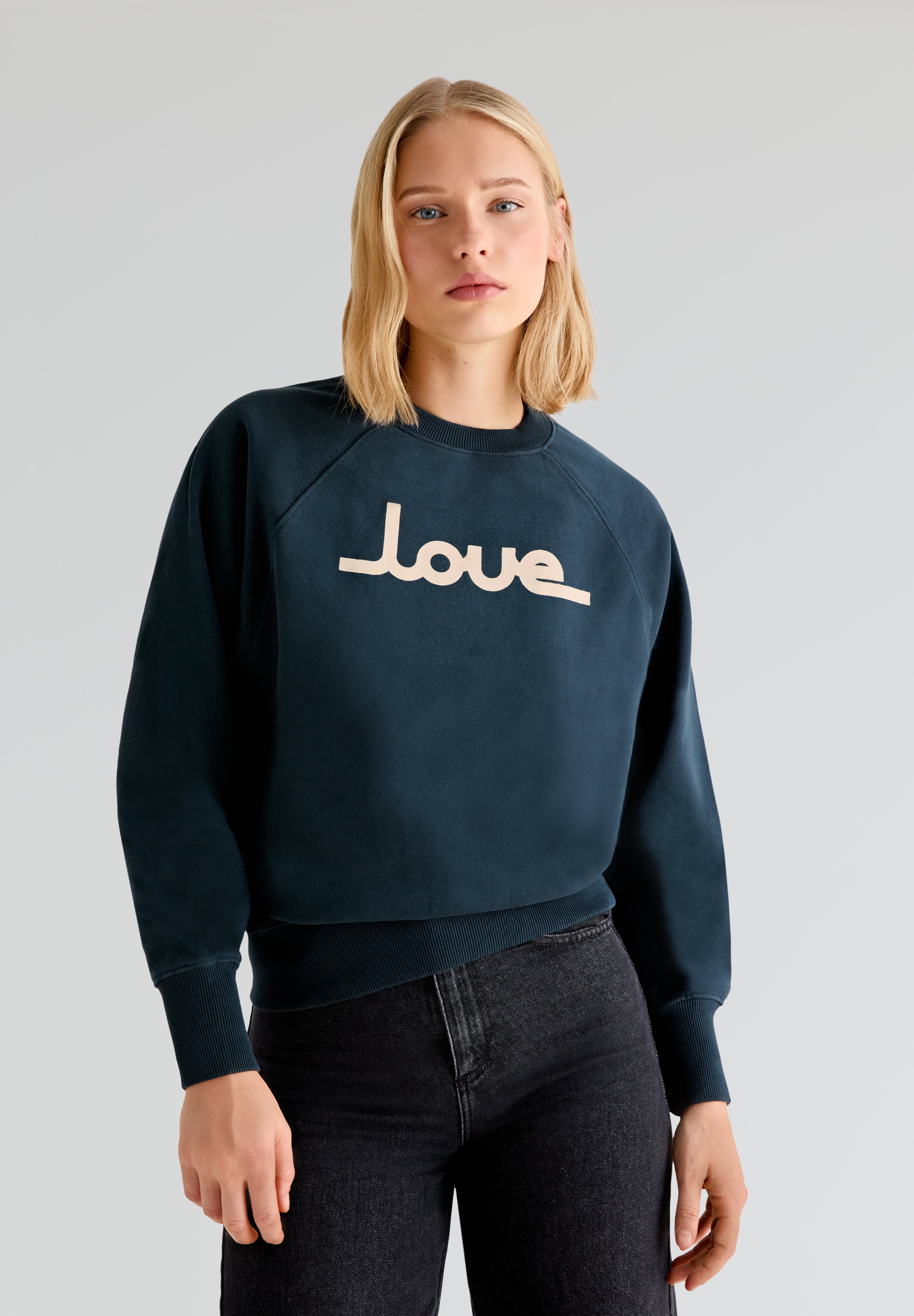 THINKING MU | SUDADERA LOVE BONNIE