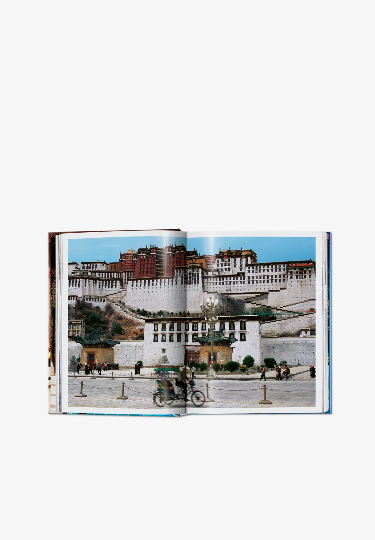 TASCHEN | LIBRO LIVING IN ASIA