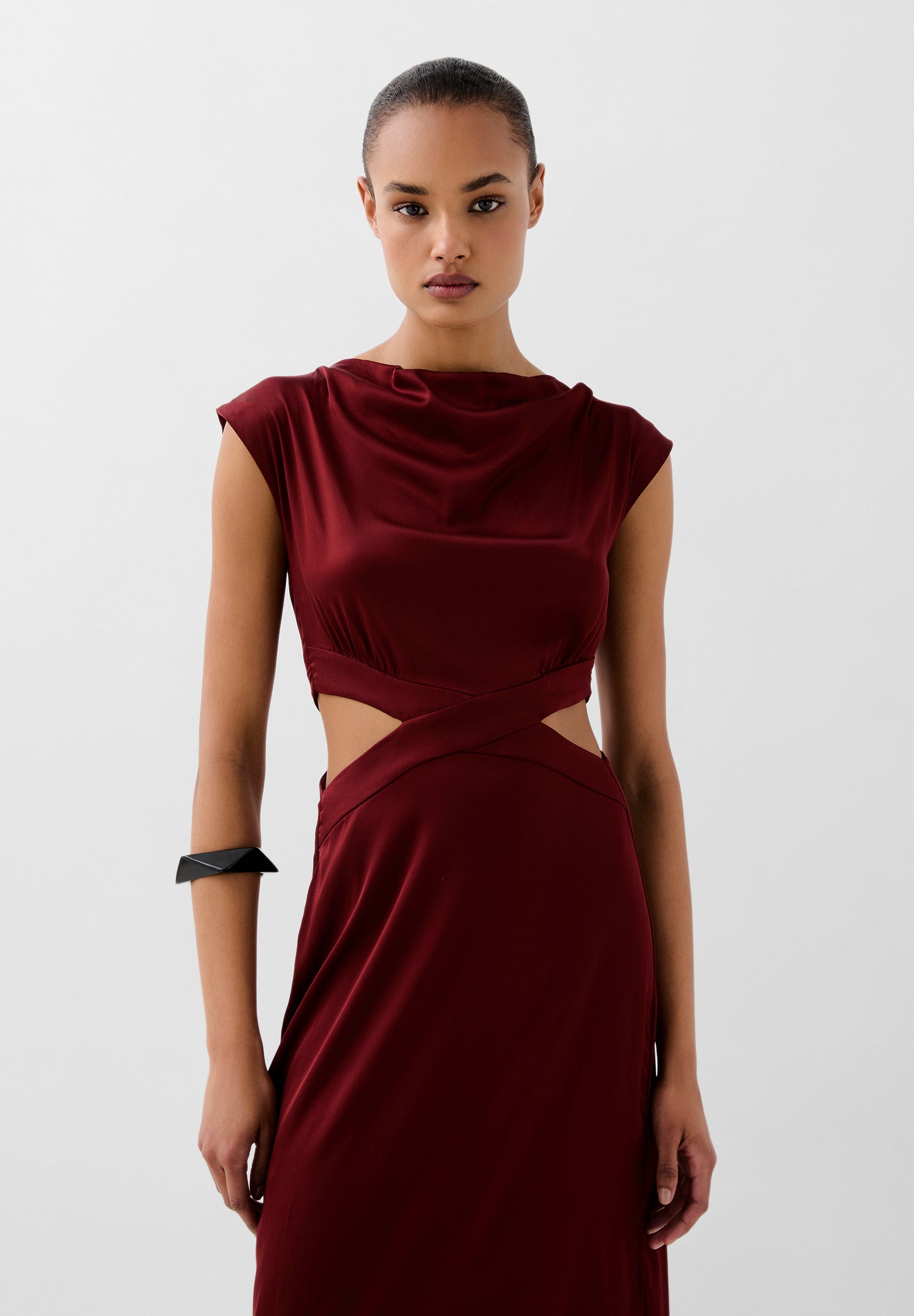 VESTIDO SATINADO ABERTURAS