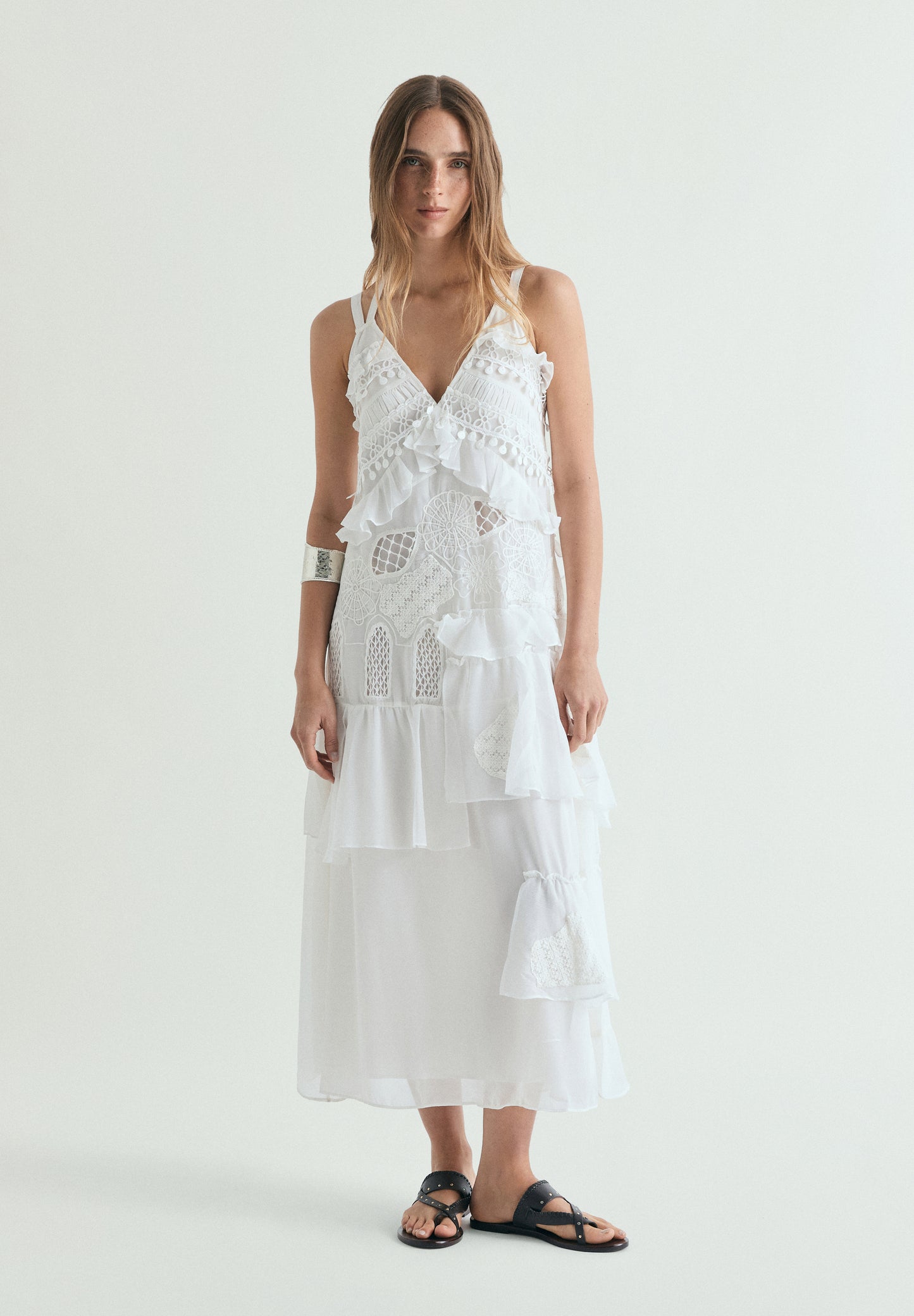 VESTIDO ENCAJE VOLANTES