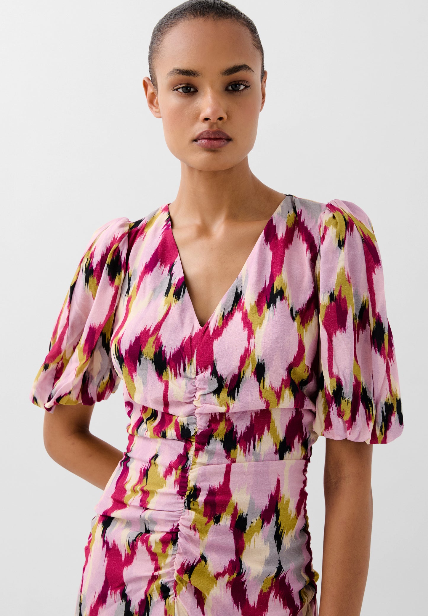 VESTIDO ESTAMPADO FRUNCES
