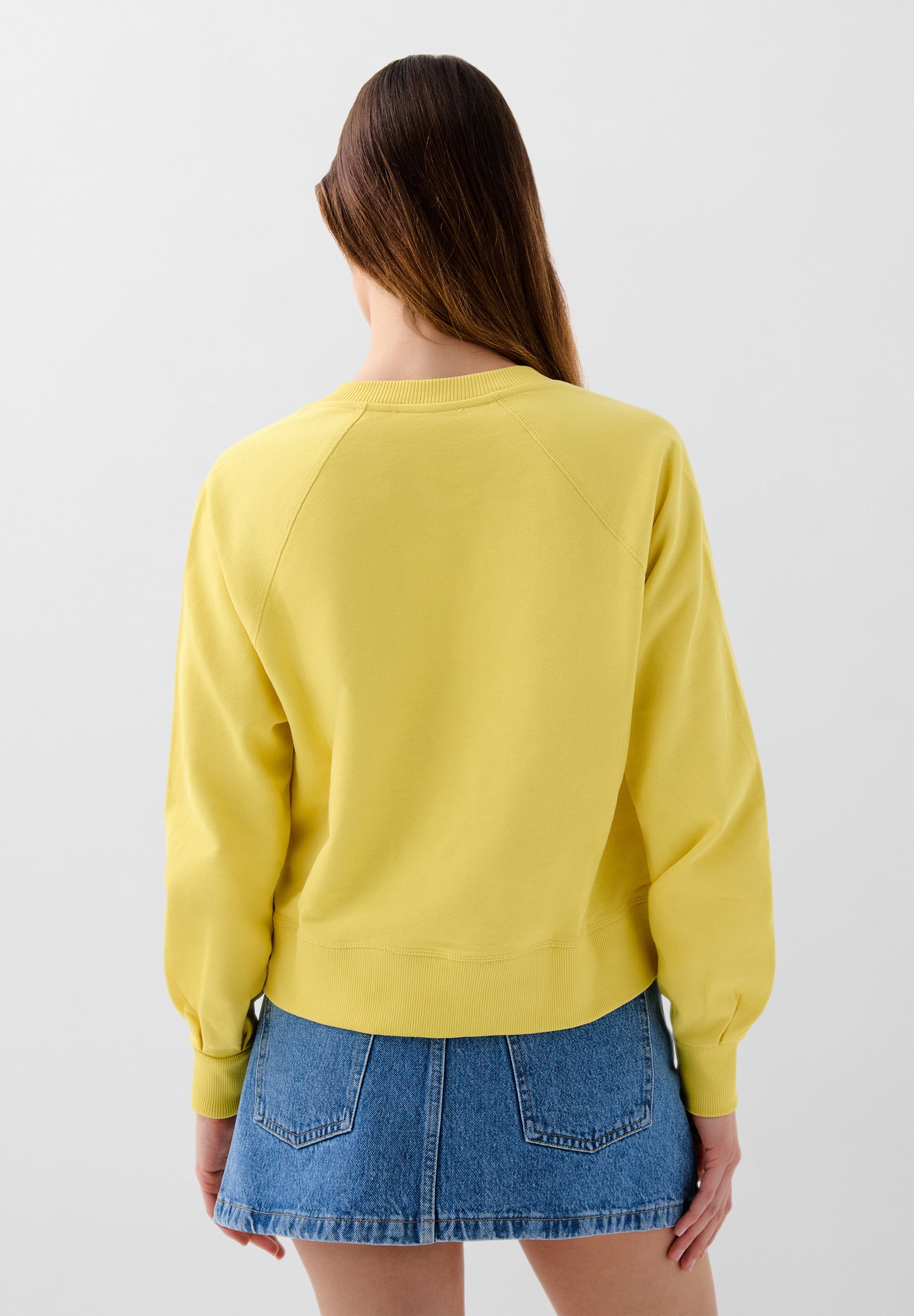 SUDADERA BÁSICA ESCOTE V