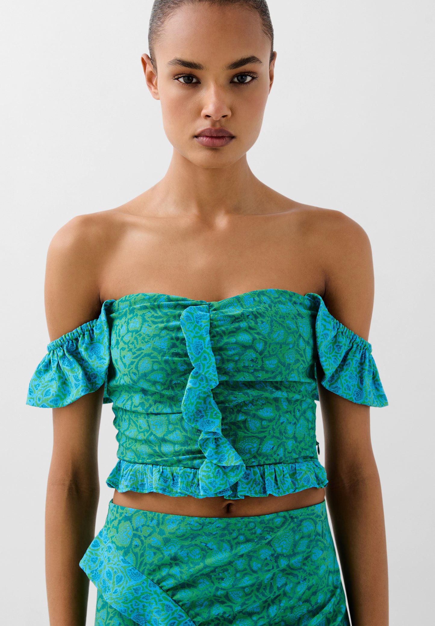 TOP CROPPED ESTAMPADO VOLANTE