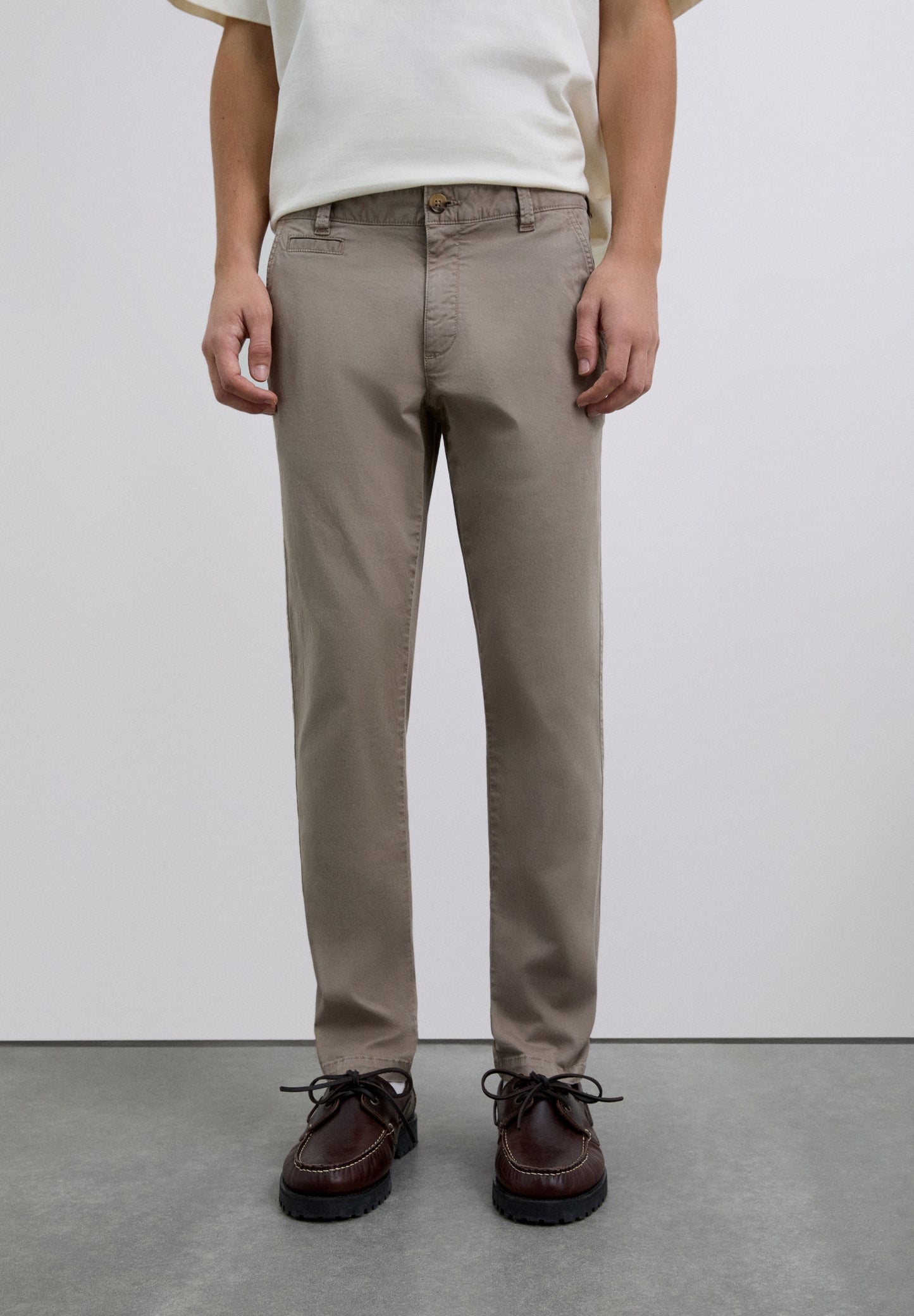 PANTALÓN CHINO CASUAL