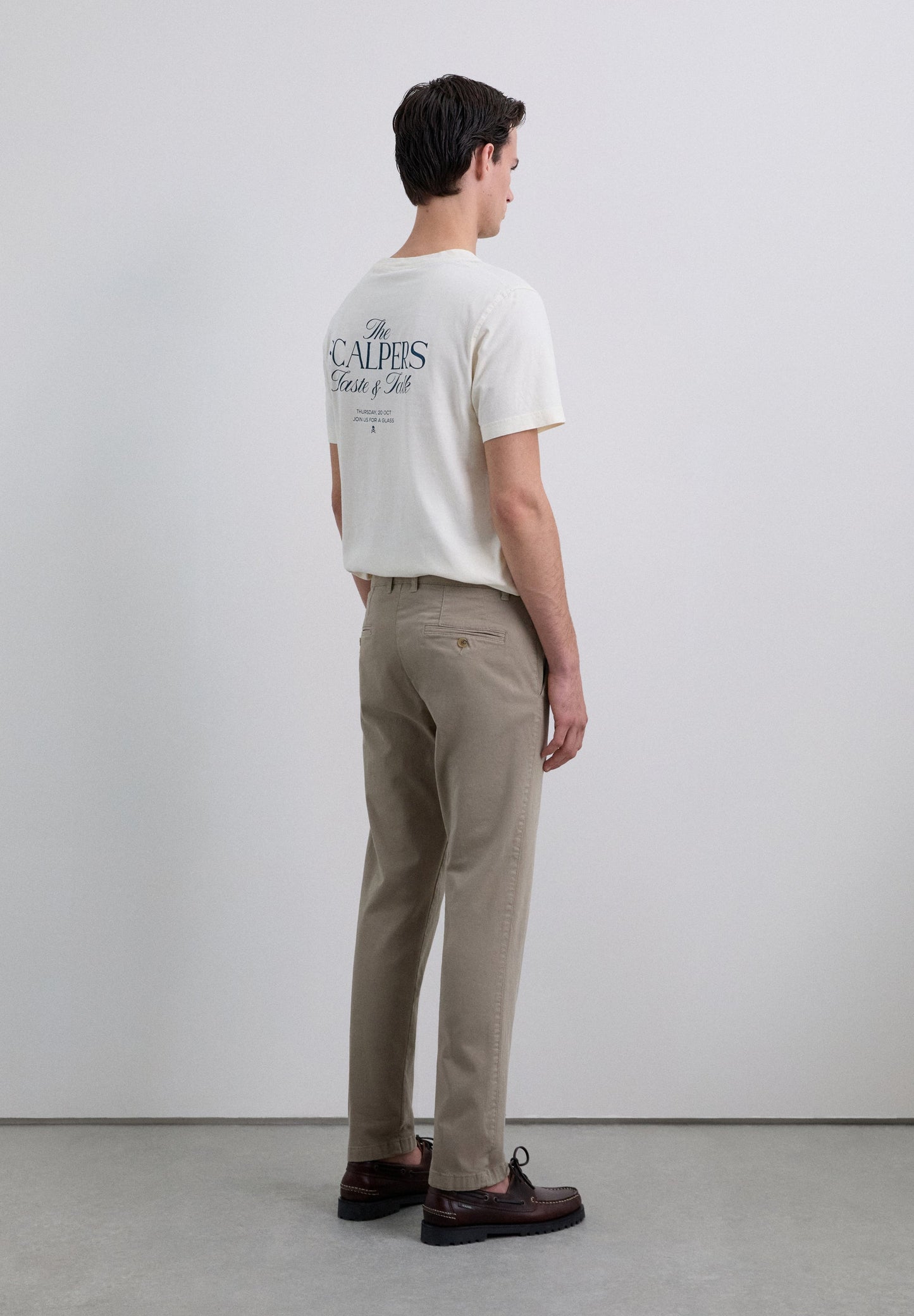 PANTALÓN CHINO PINZAS