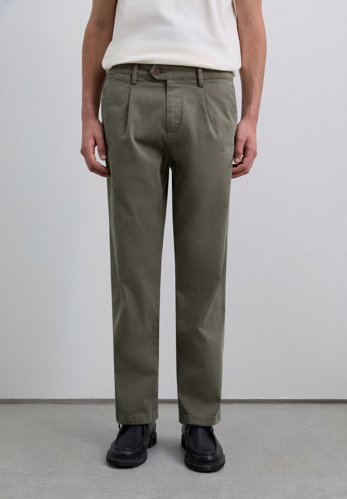 PANTALÓN PINZAS LOOSE FIT