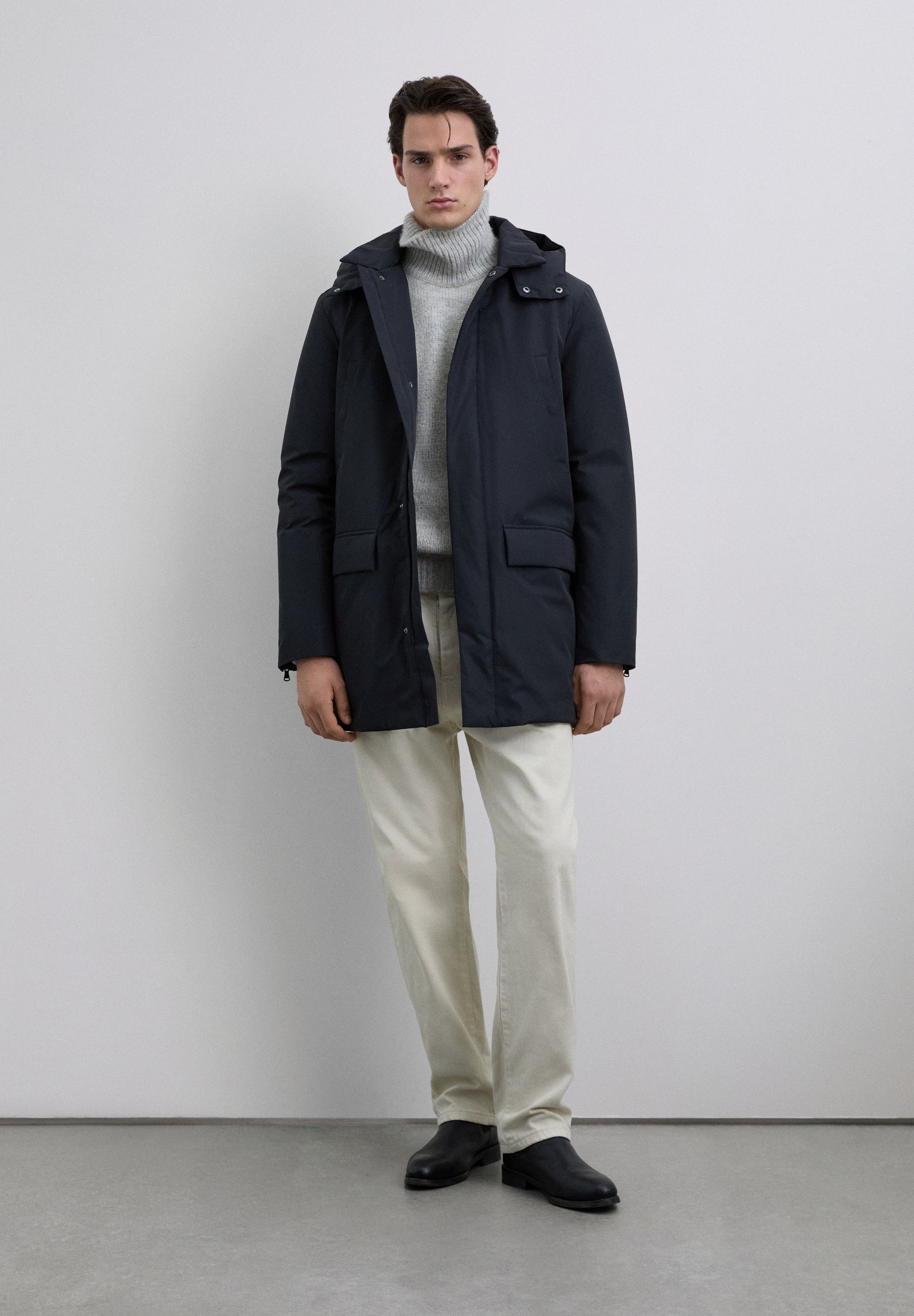 PARKA TÉCNICA BOLSILLOS CAPUCHA