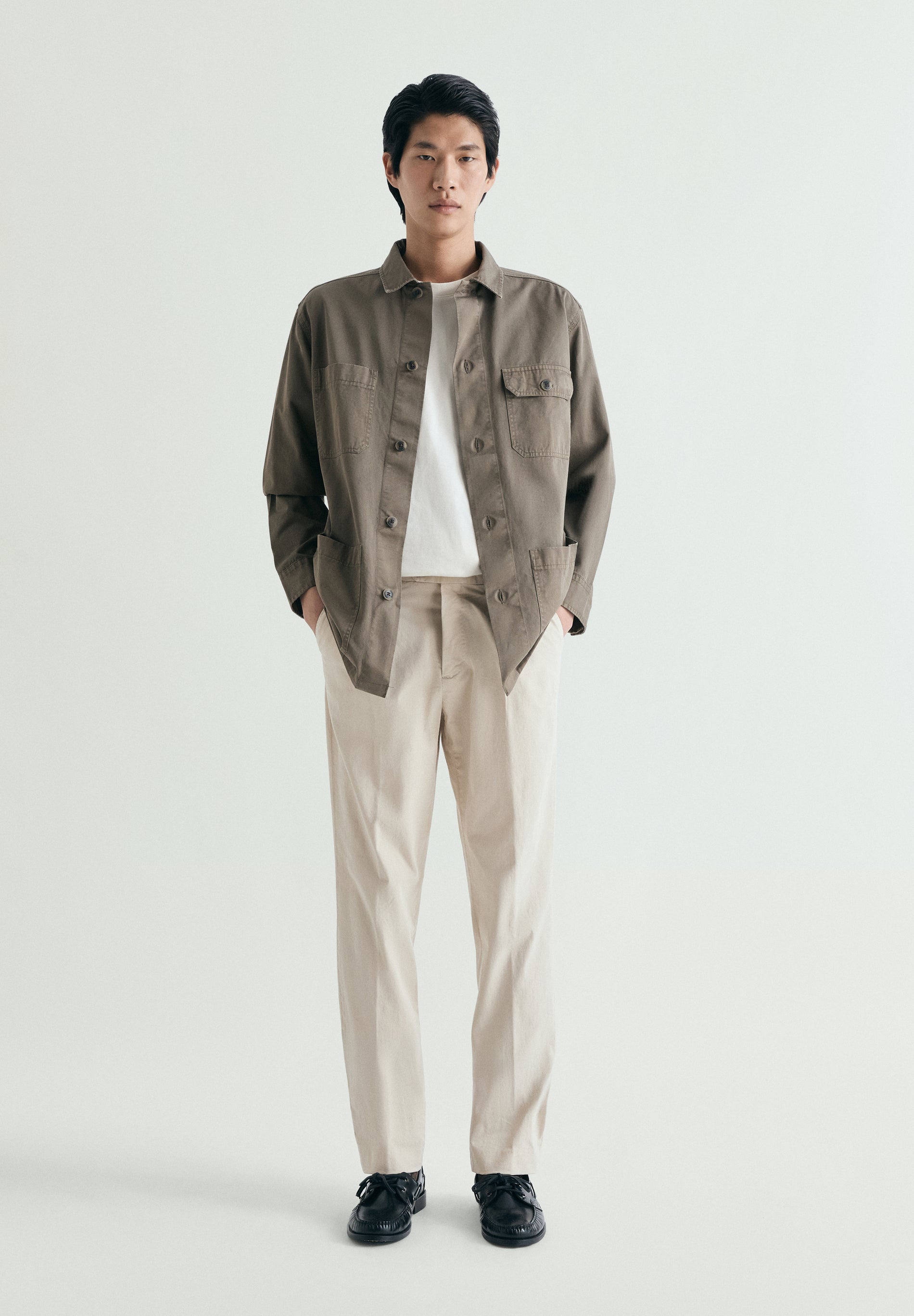 PANTALÓN CHINO PINZAS