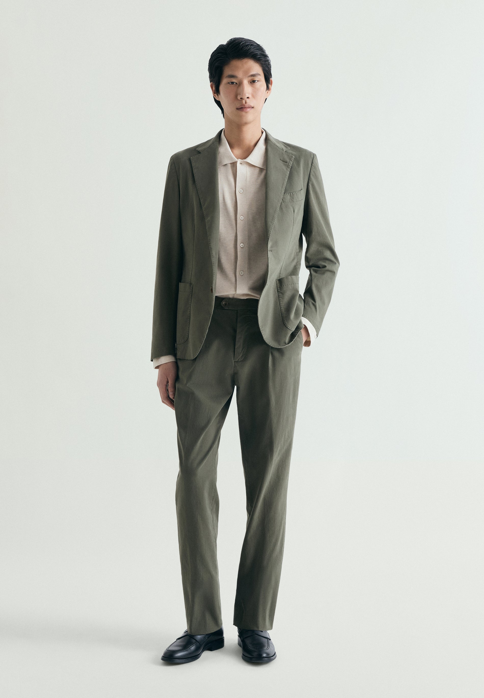 PANTALÓN CHINO PINZAS