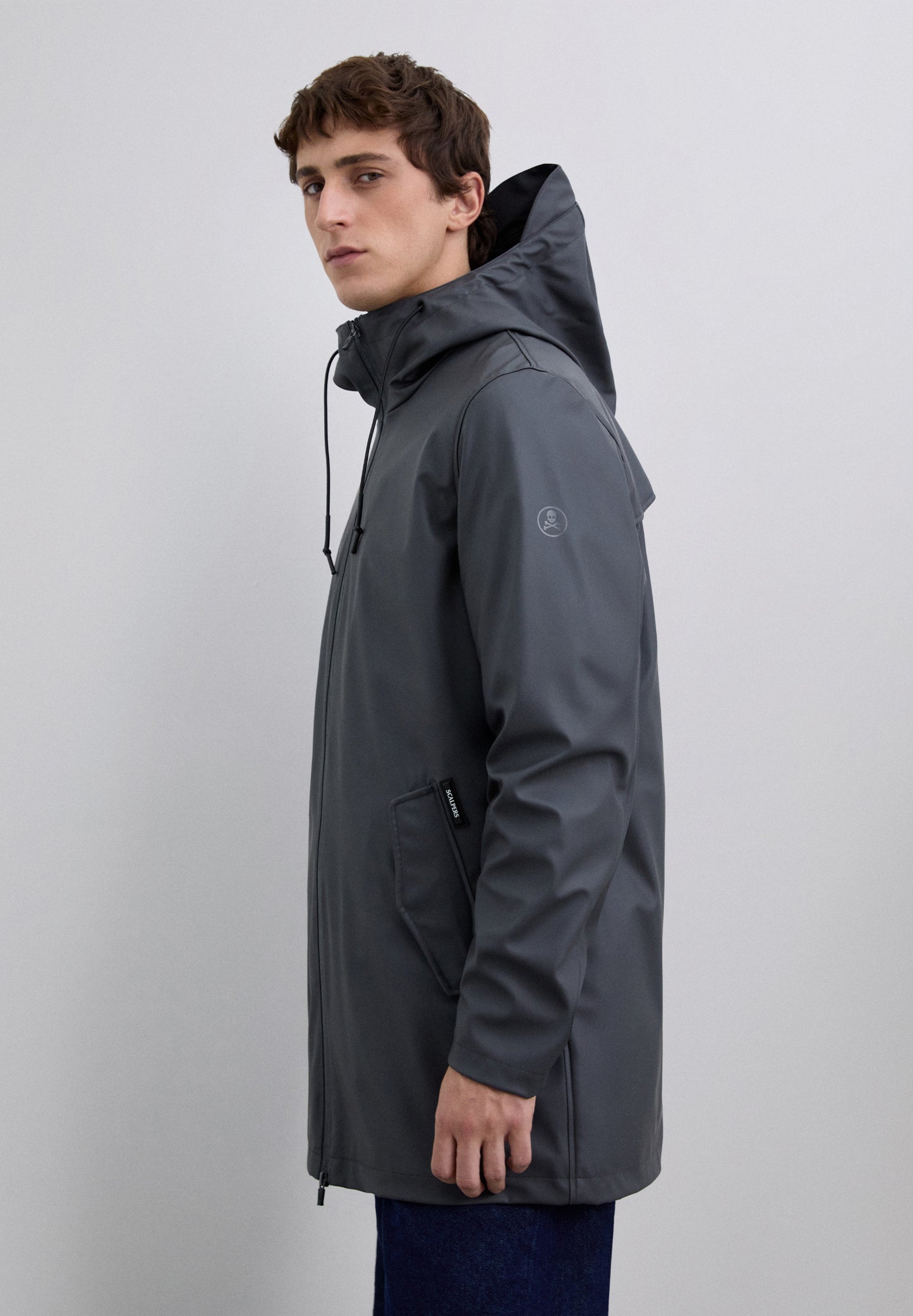 CHAQUETA IMPERMEABLE LOGO