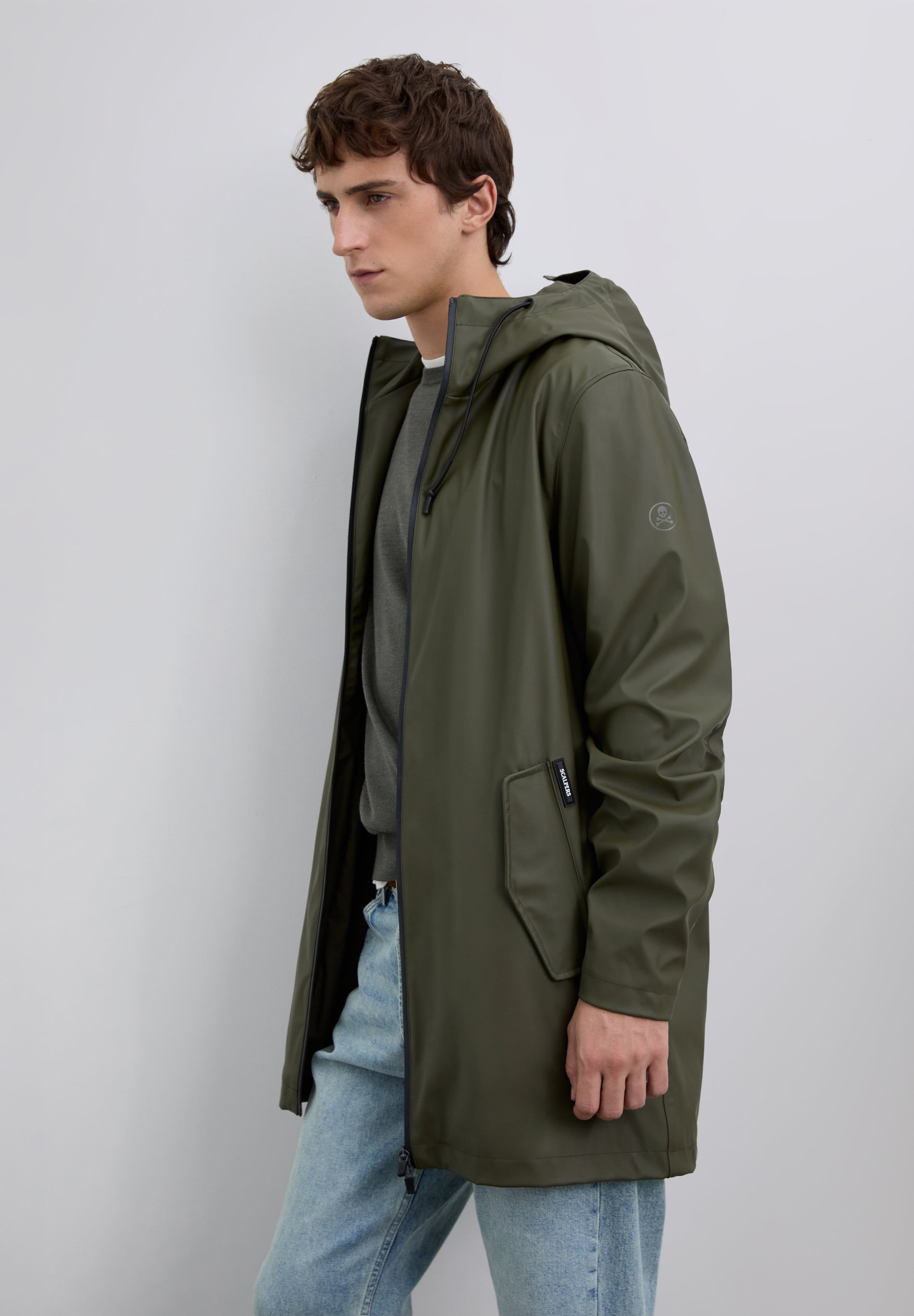 ABRIGO IMPERMEABLE LOGO