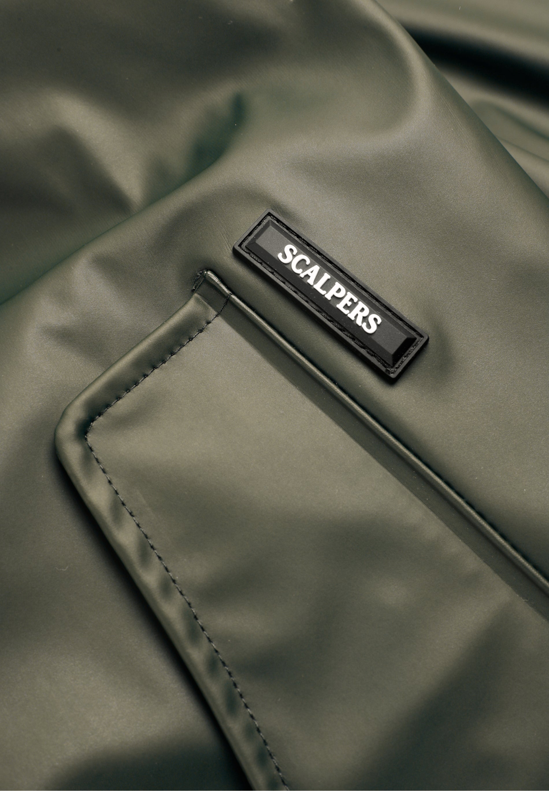 CHAQUETA IMPERMEABLE LOGO - Scalpers