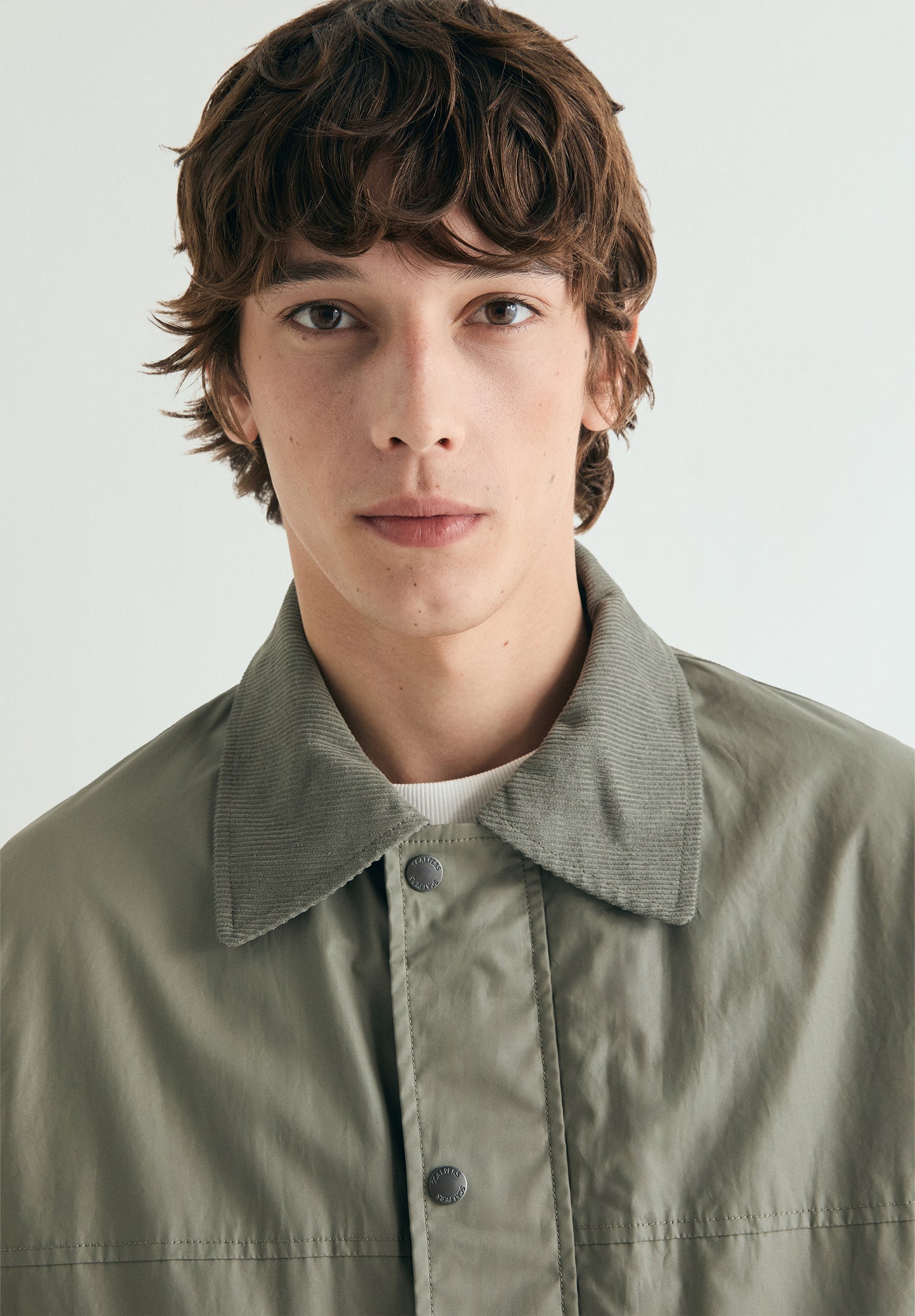 CHAQUETA ENCERADA CON SNAPS