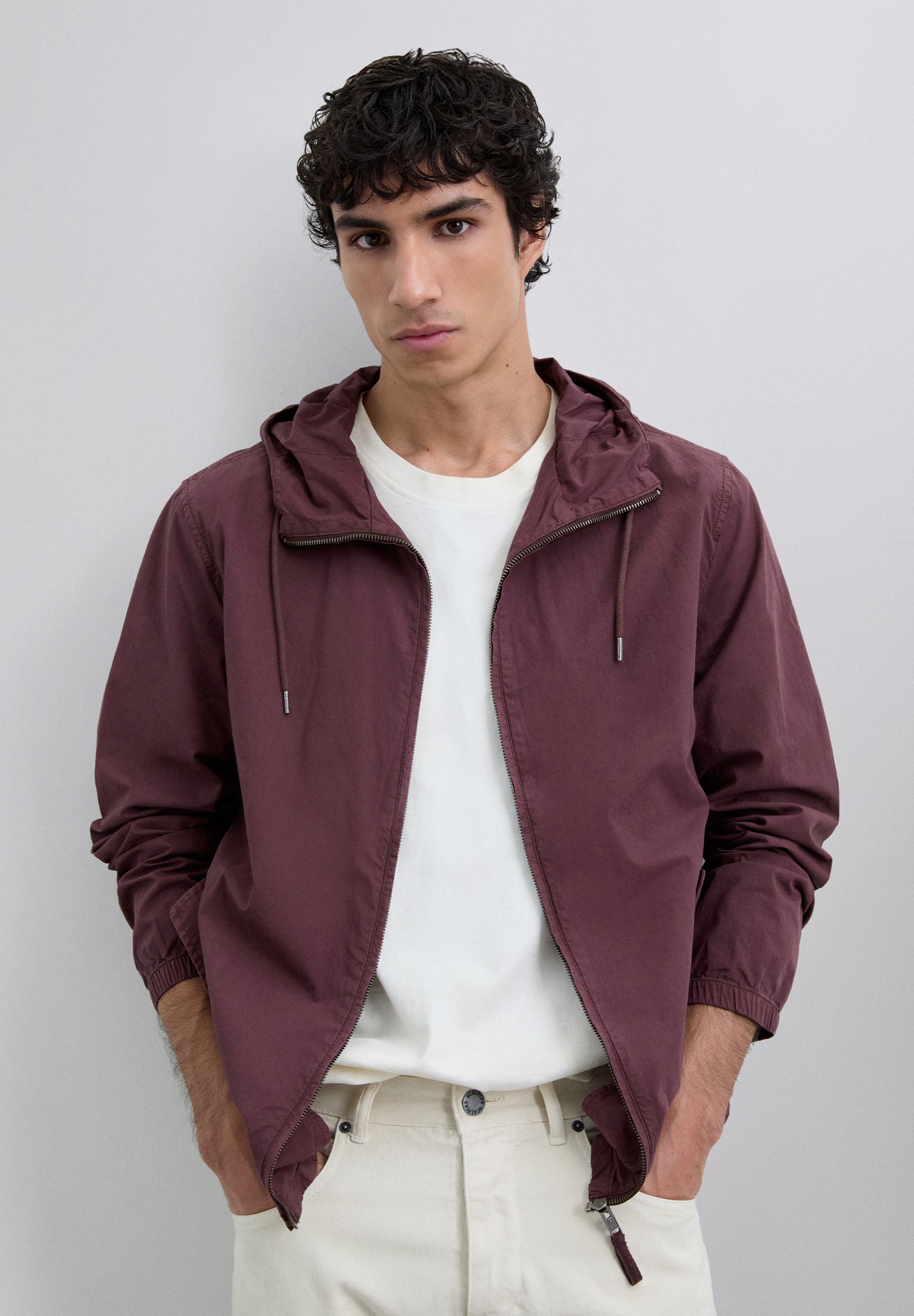 CHAQUETA LIGERA CAPUCHA - Scalpers