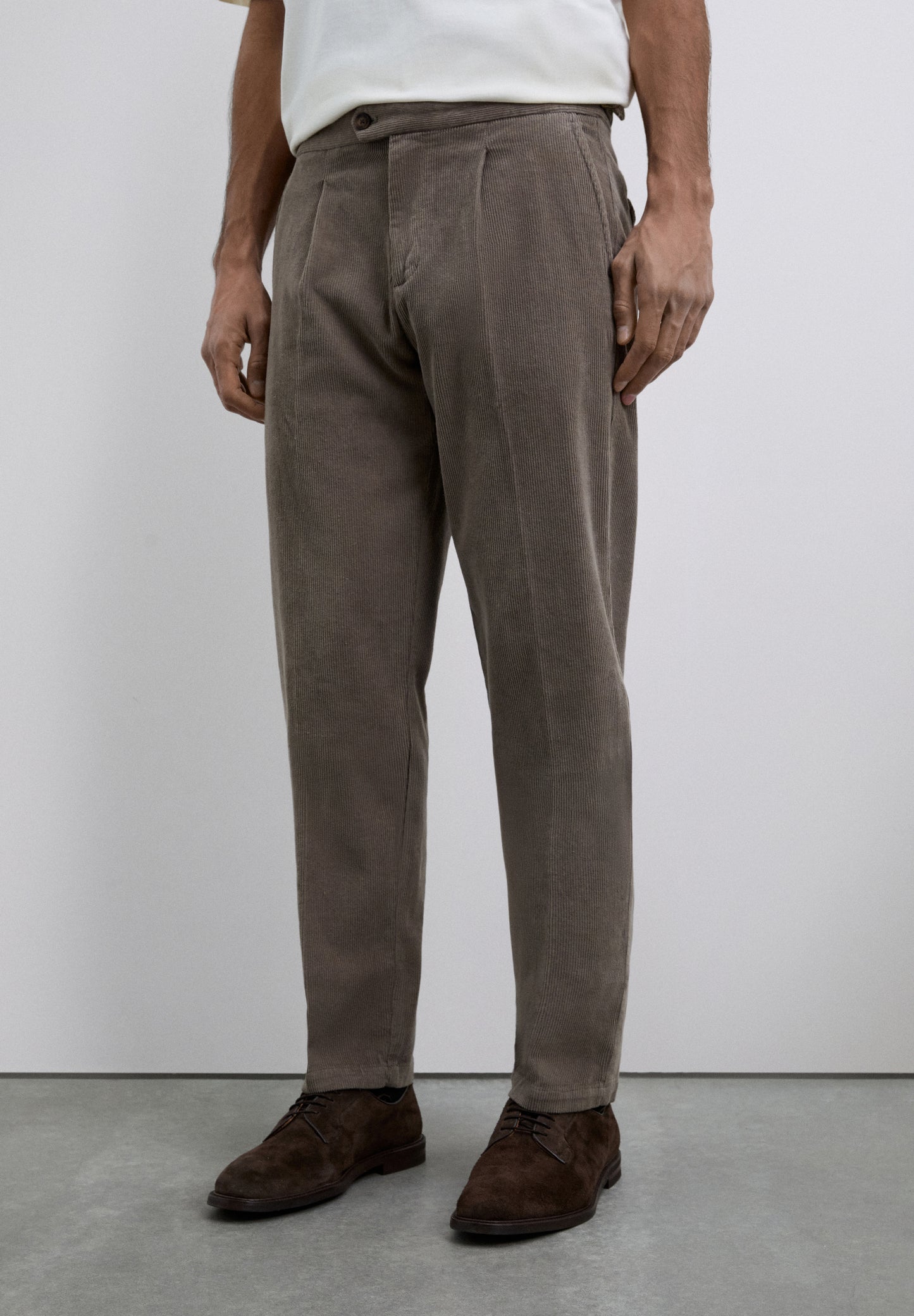 PANTALÓN PANA PINZAS SLIM FIT