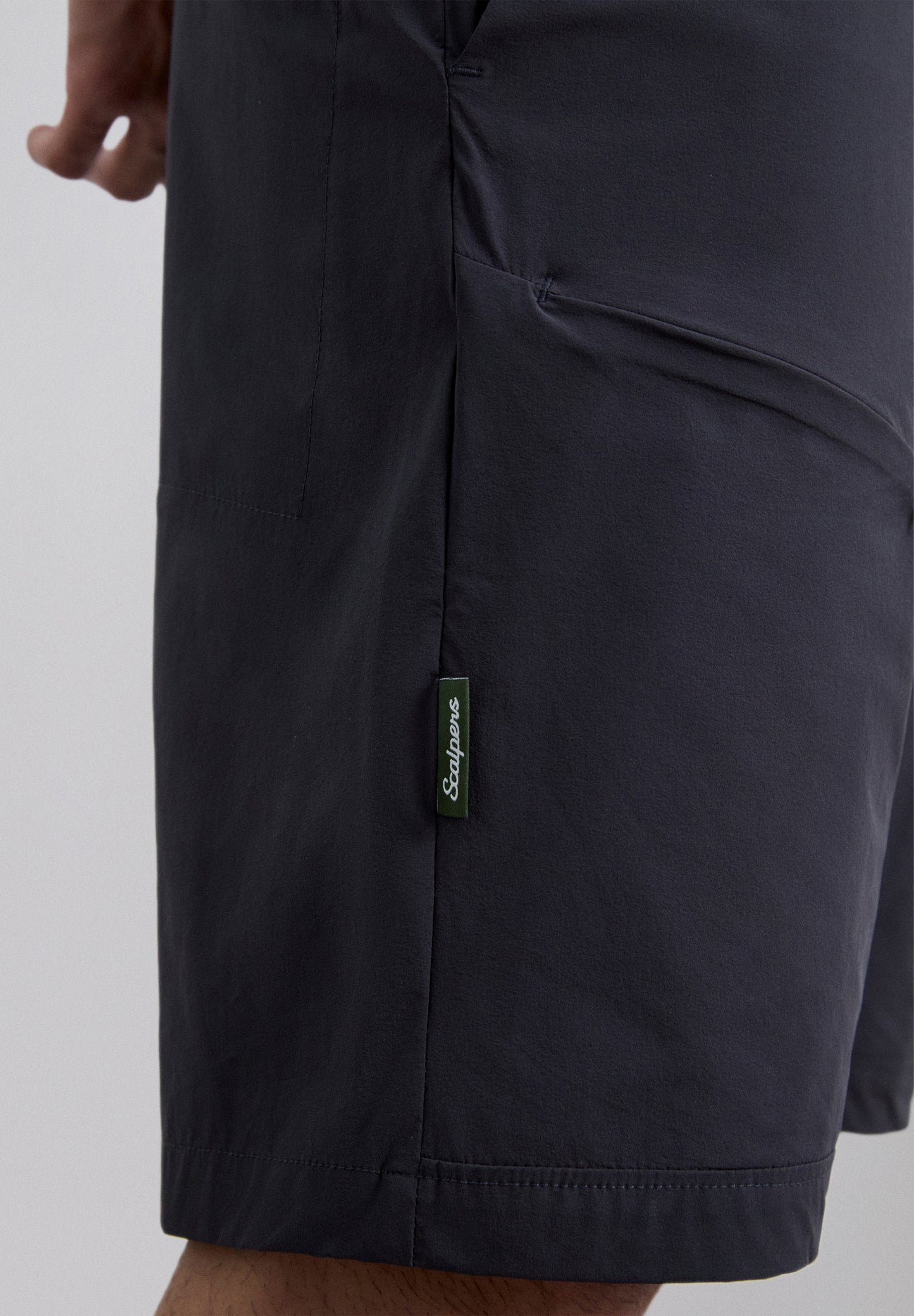 BERMUDAS LOGO CONTRASTE ADN