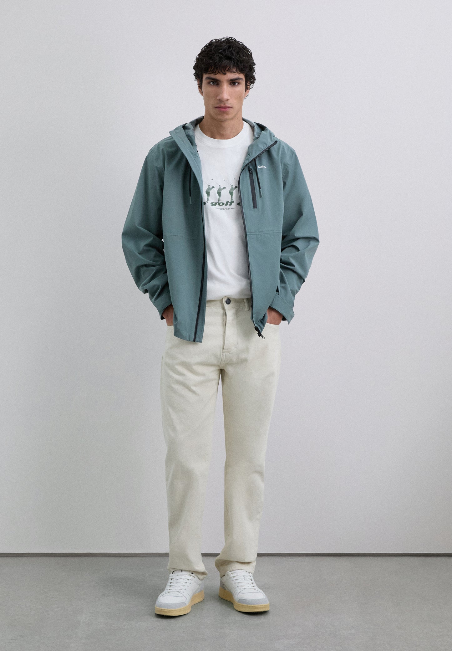CHAQUETA IMPERMEABLE CAPUCHA ADN