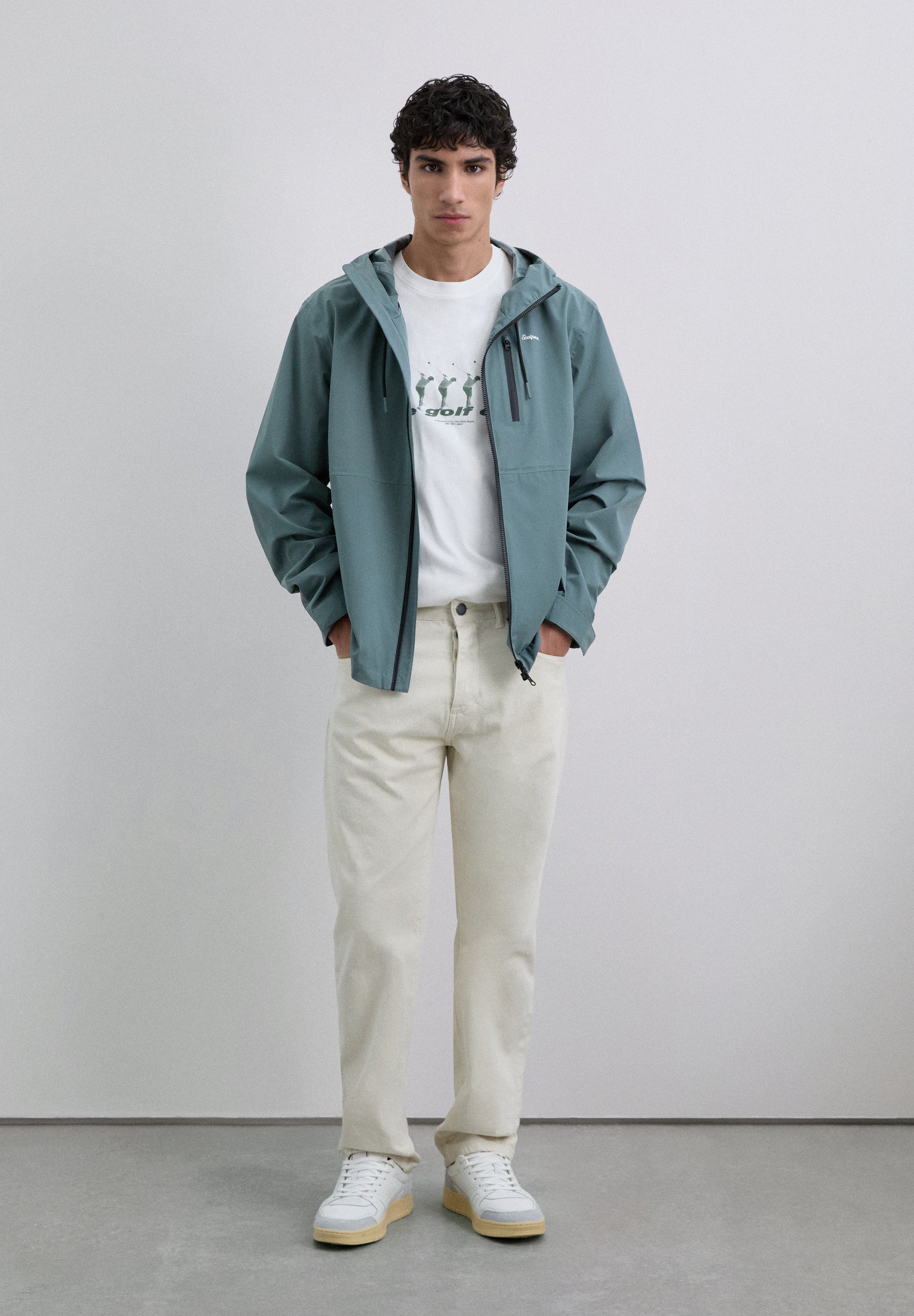 CHAQUETA IMPERMEABLE CAPUCHA ADN