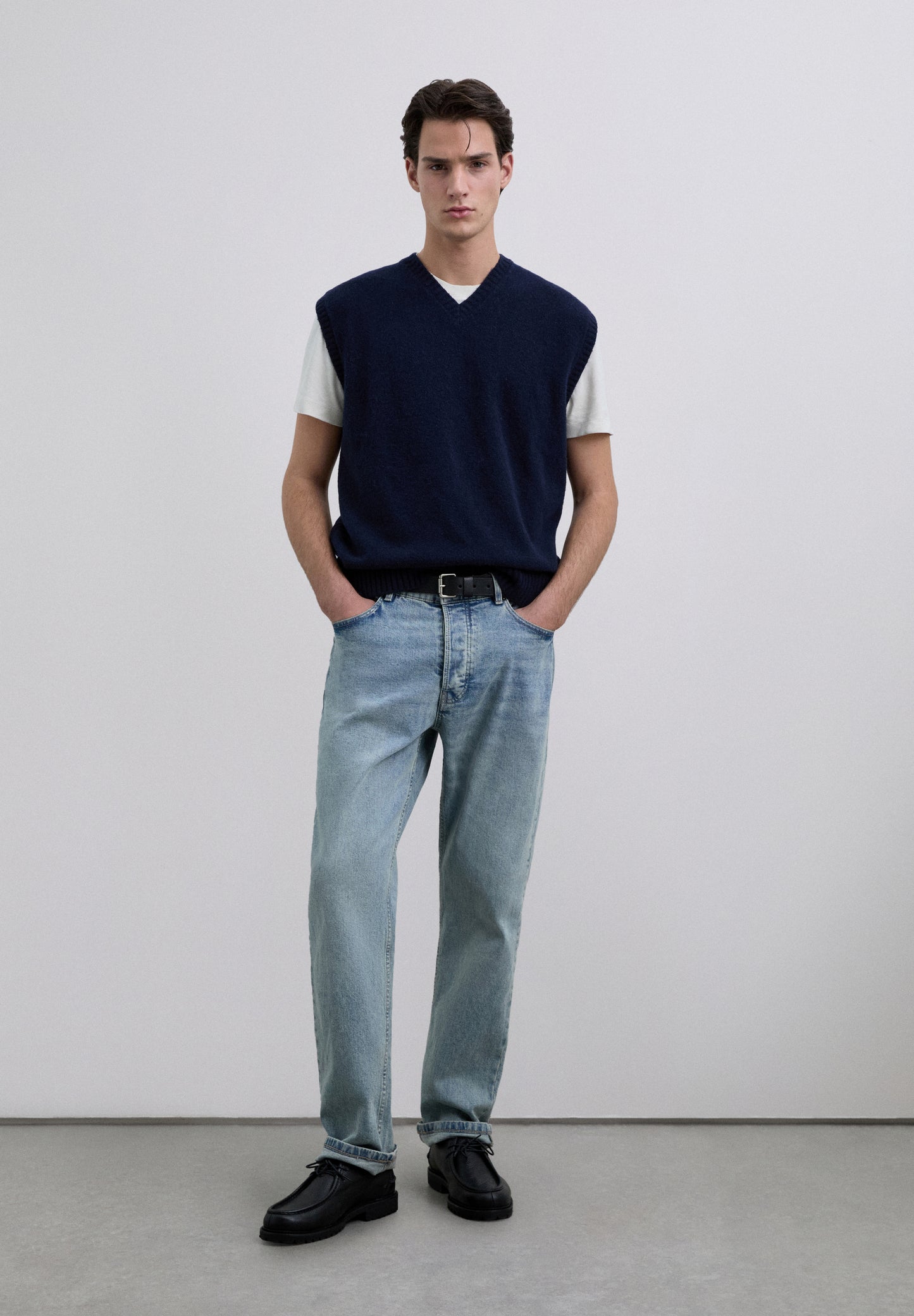 CHALECO LANA CUELLO PICO