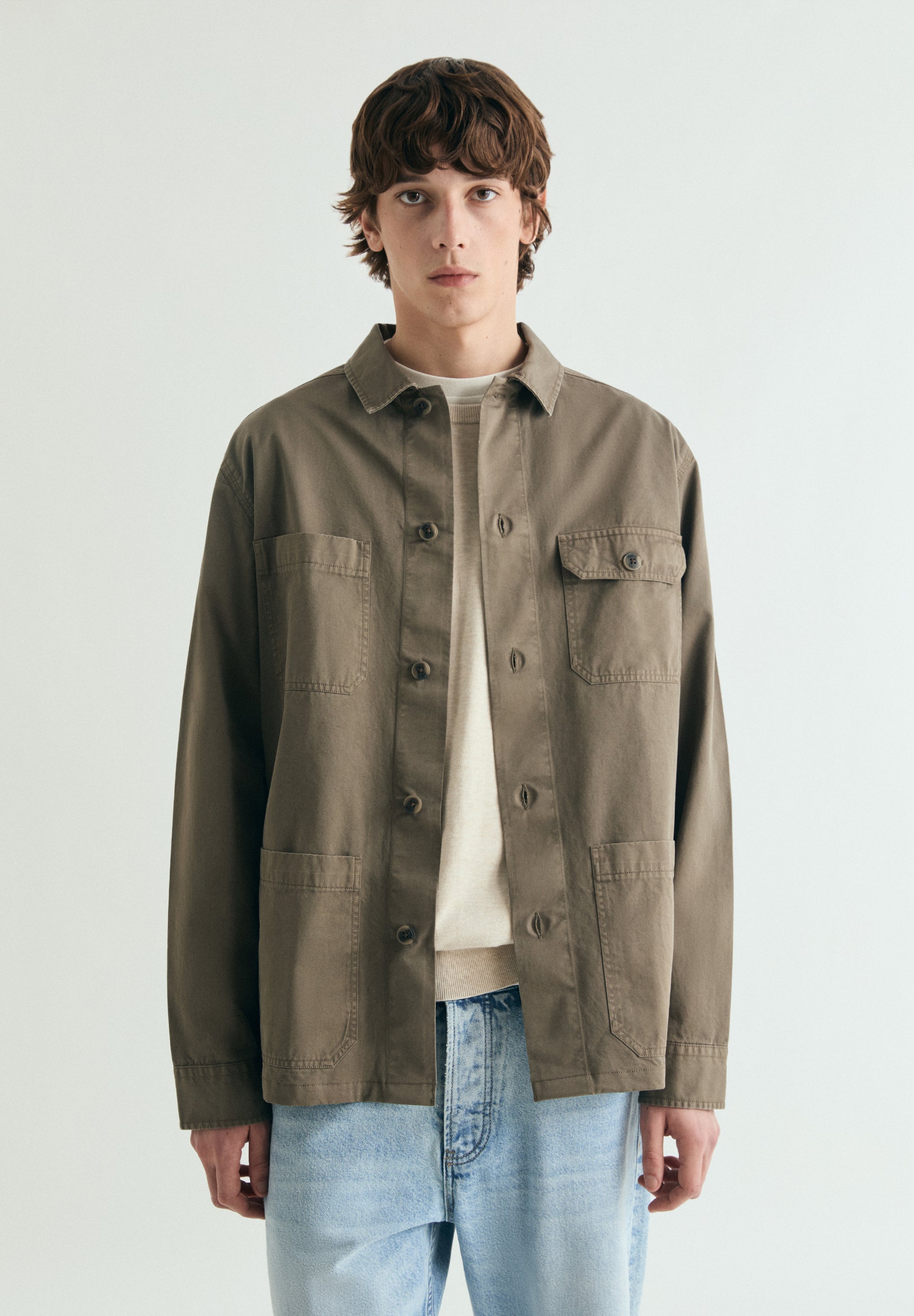 SOBRECAMISA BOLSILLOS ABOTONADA