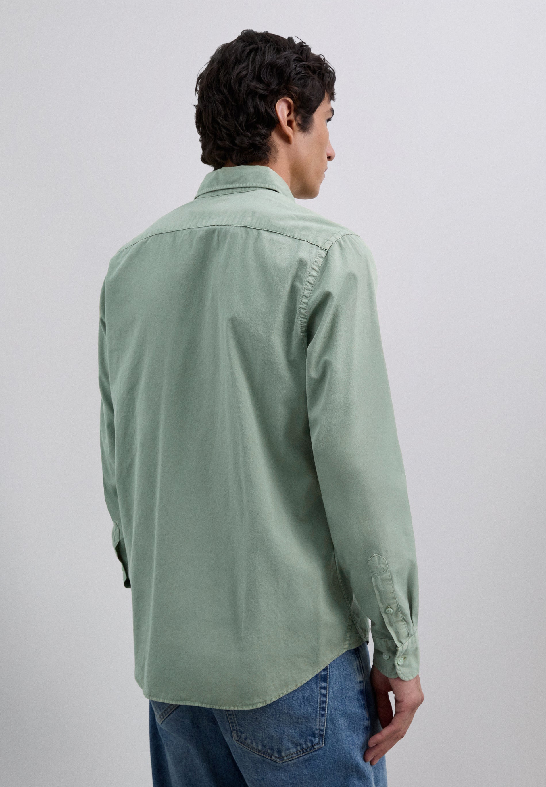 CAMISA REGULAR FIT BORDADA - Scalpers